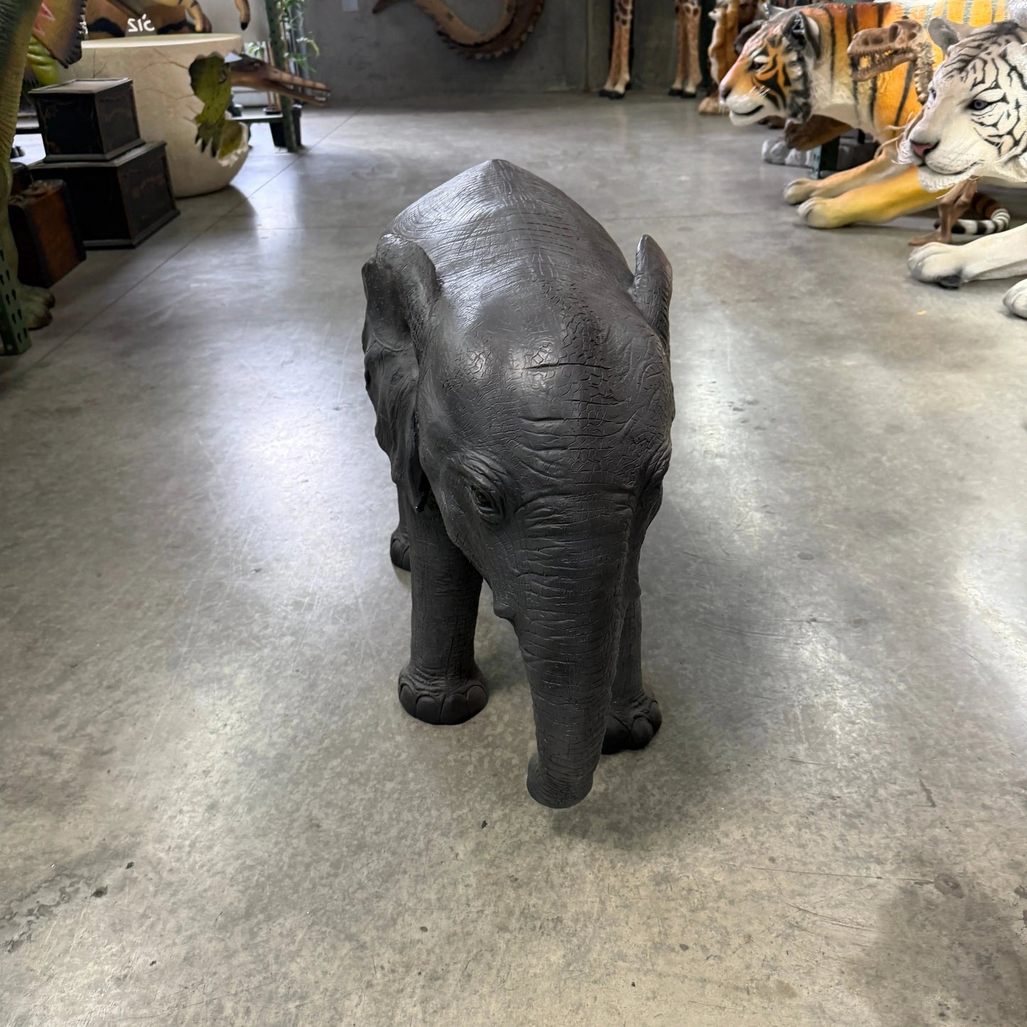 Small Elephant Statue A0573-R002-PT