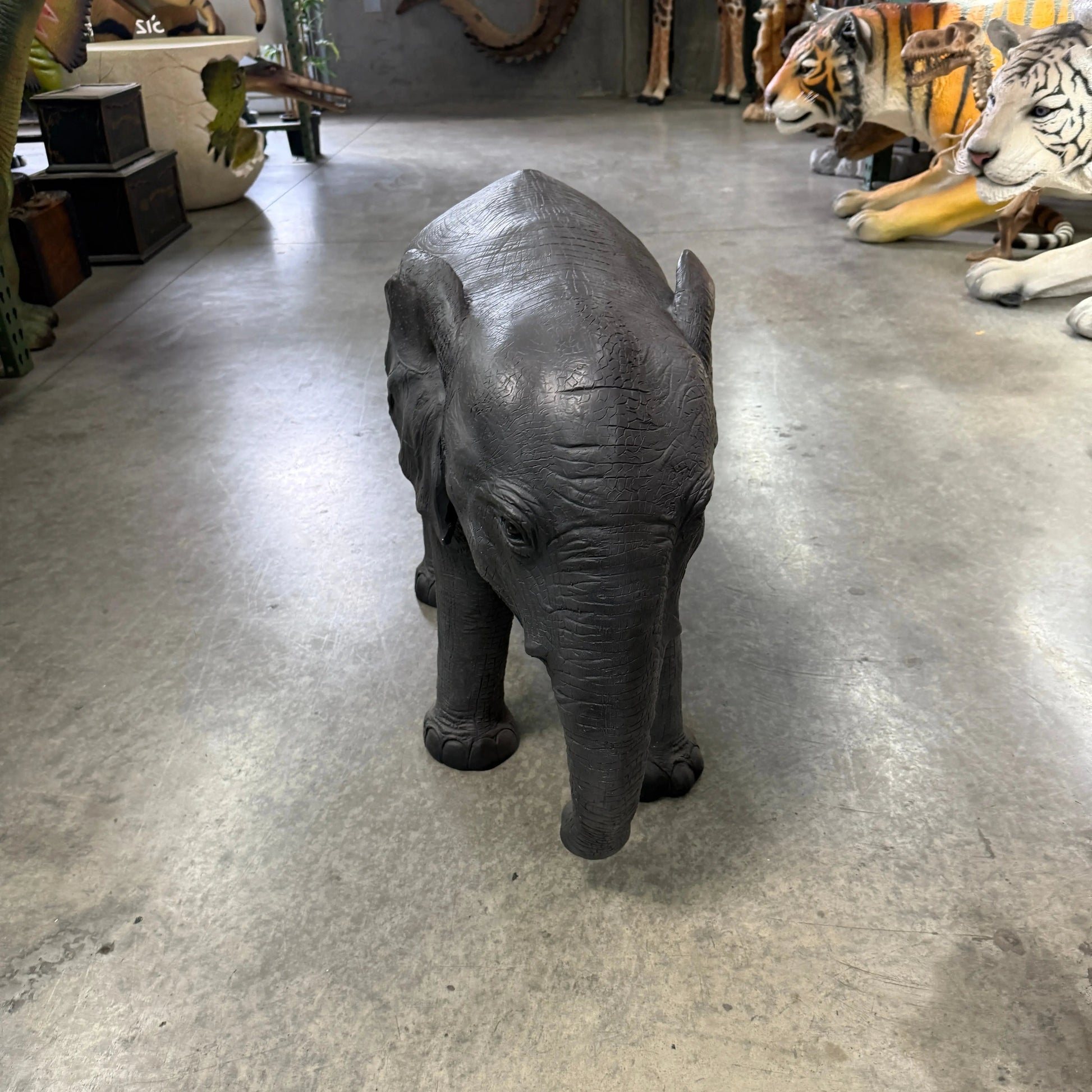Small Elephant Statue A0573-R002-PT