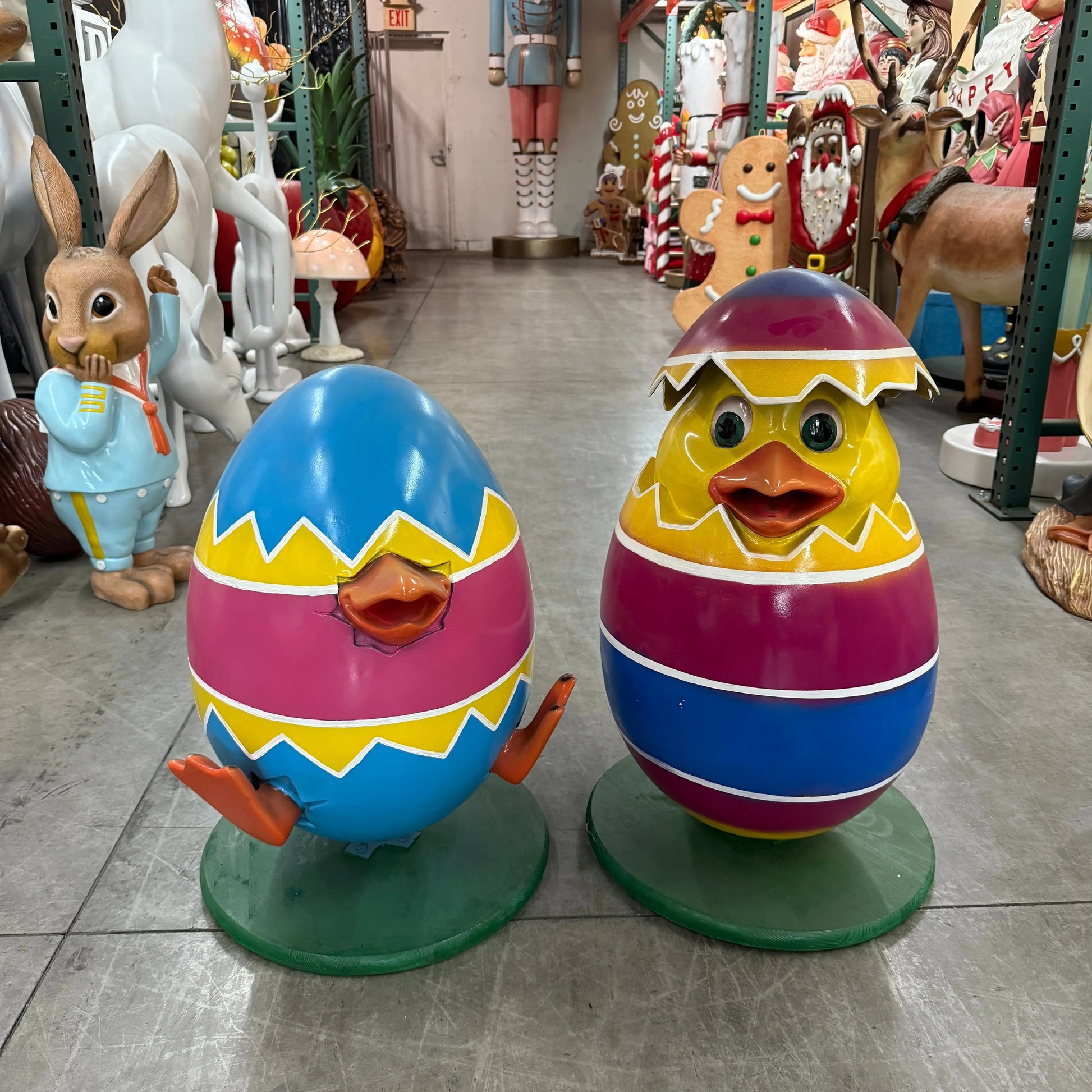 Hatching Easter Egg With Chick A0689-0903-T