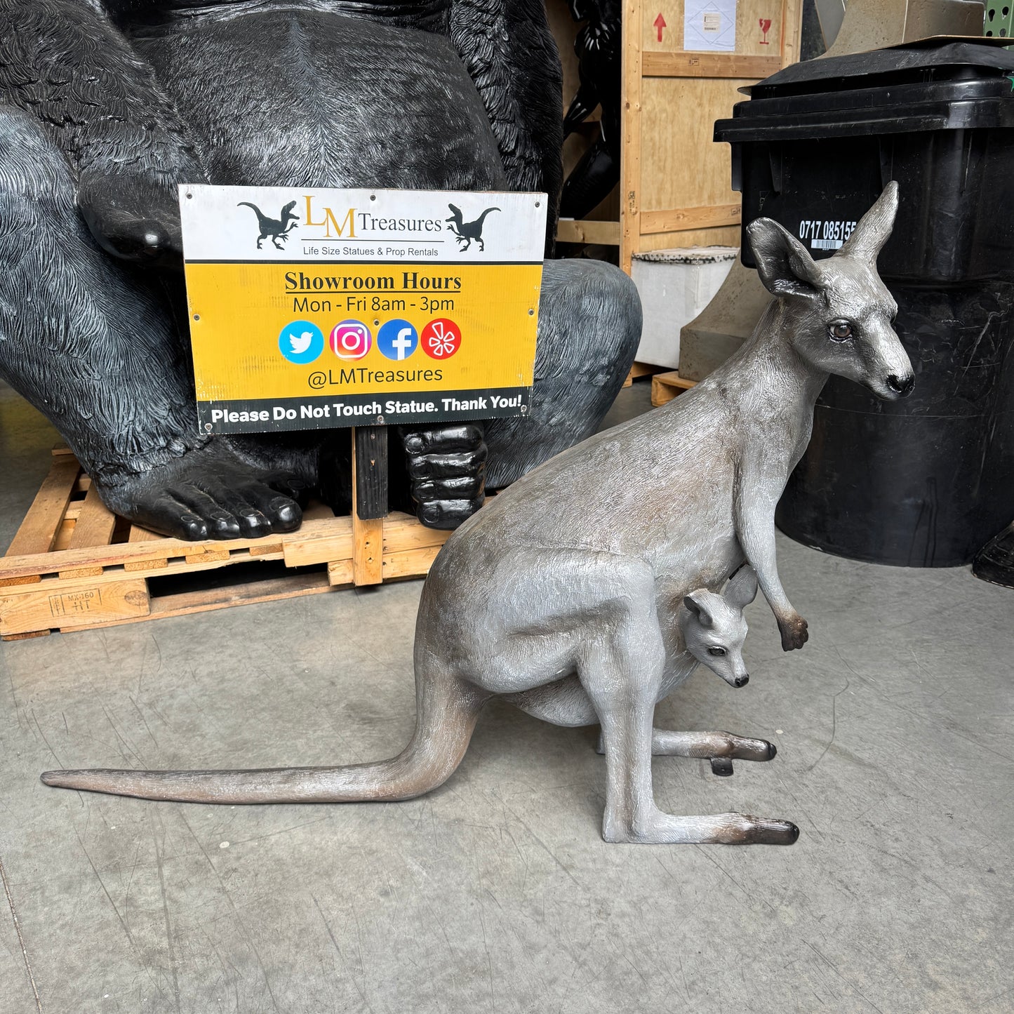 Kangaroo Statue