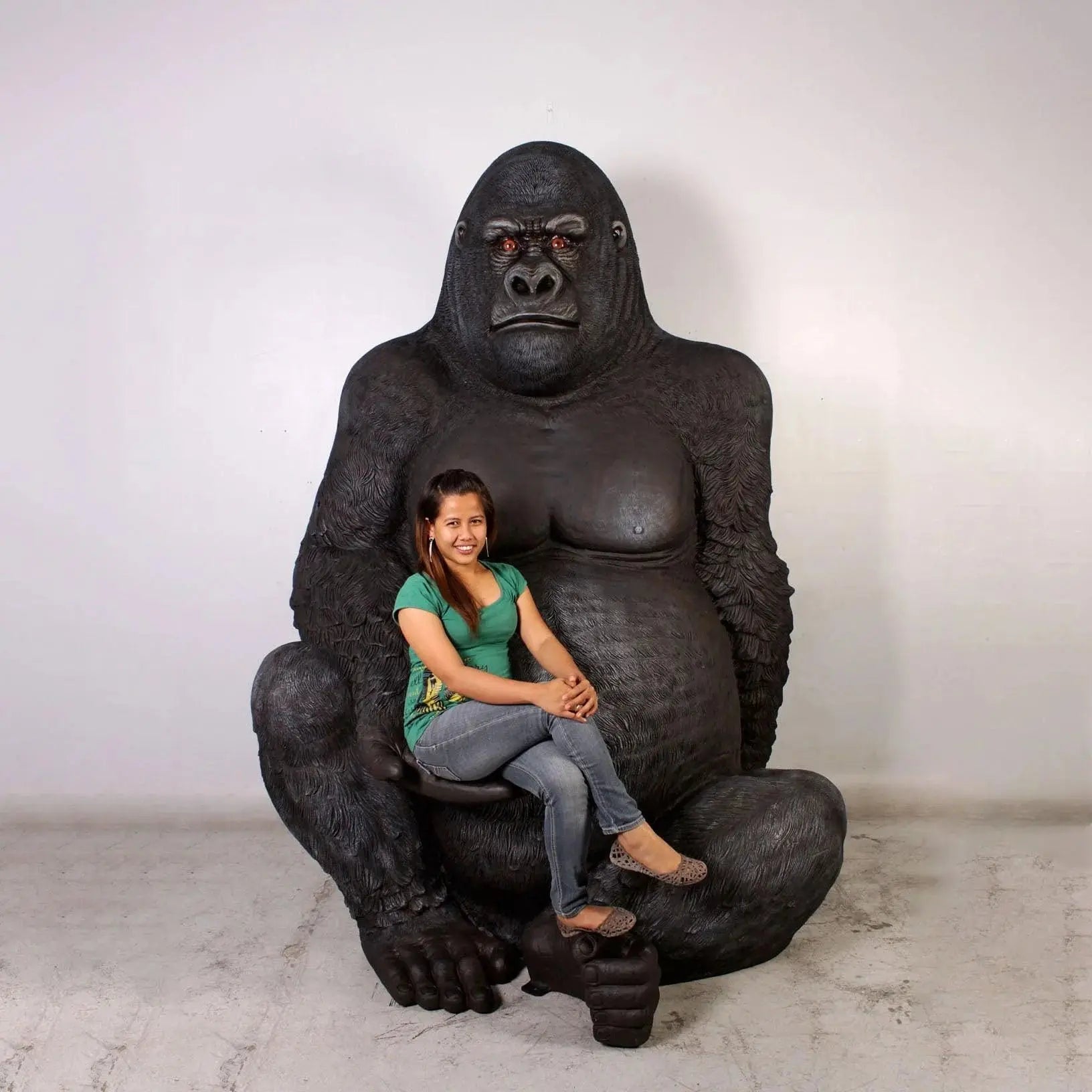 Jumbo Silver Back Gorilla Statue A0364B-110088-H