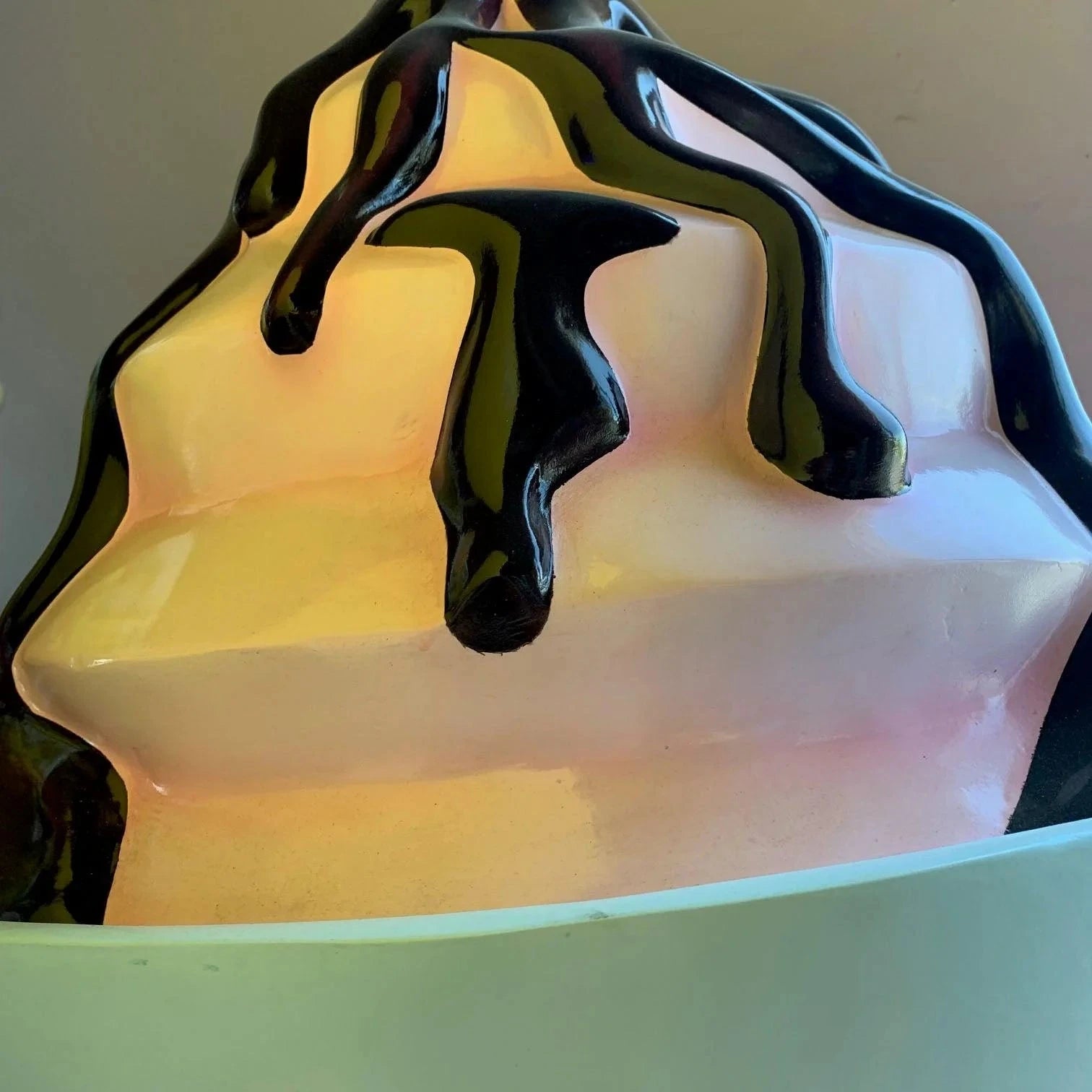 Ice Cream Strawberry Sundae Cup Statue R0361S-1111-T