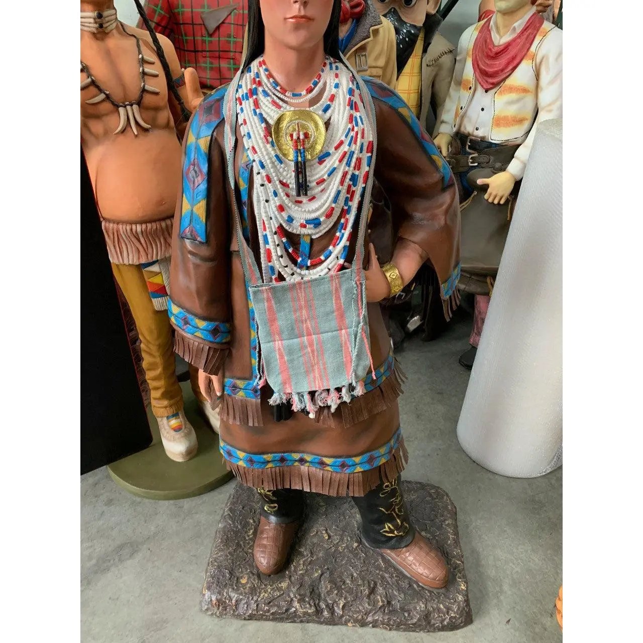 Indian Native American Woman Statue LS055-1183-A