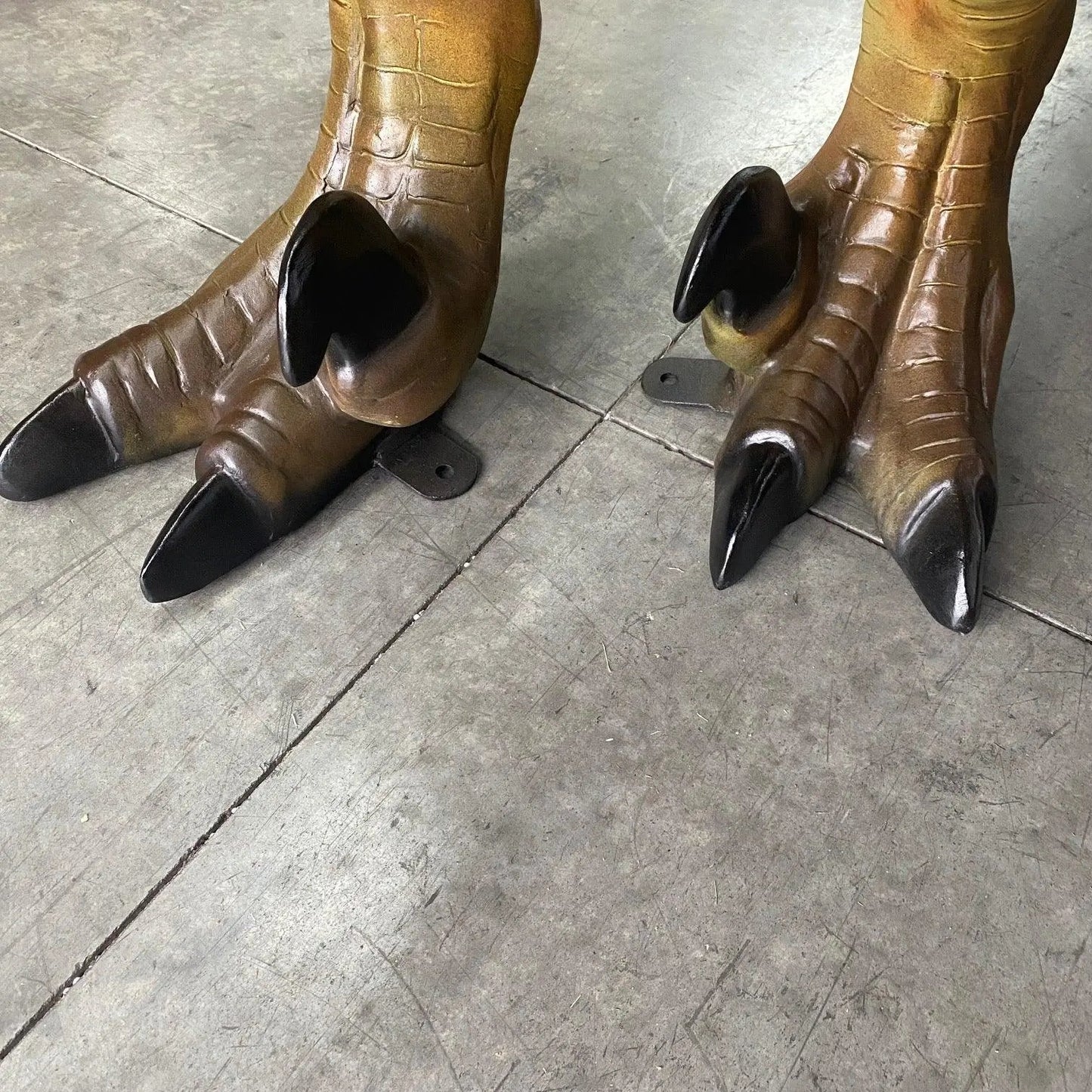 Brown Deinonychus Dinosaur Statue A0288-120002-H