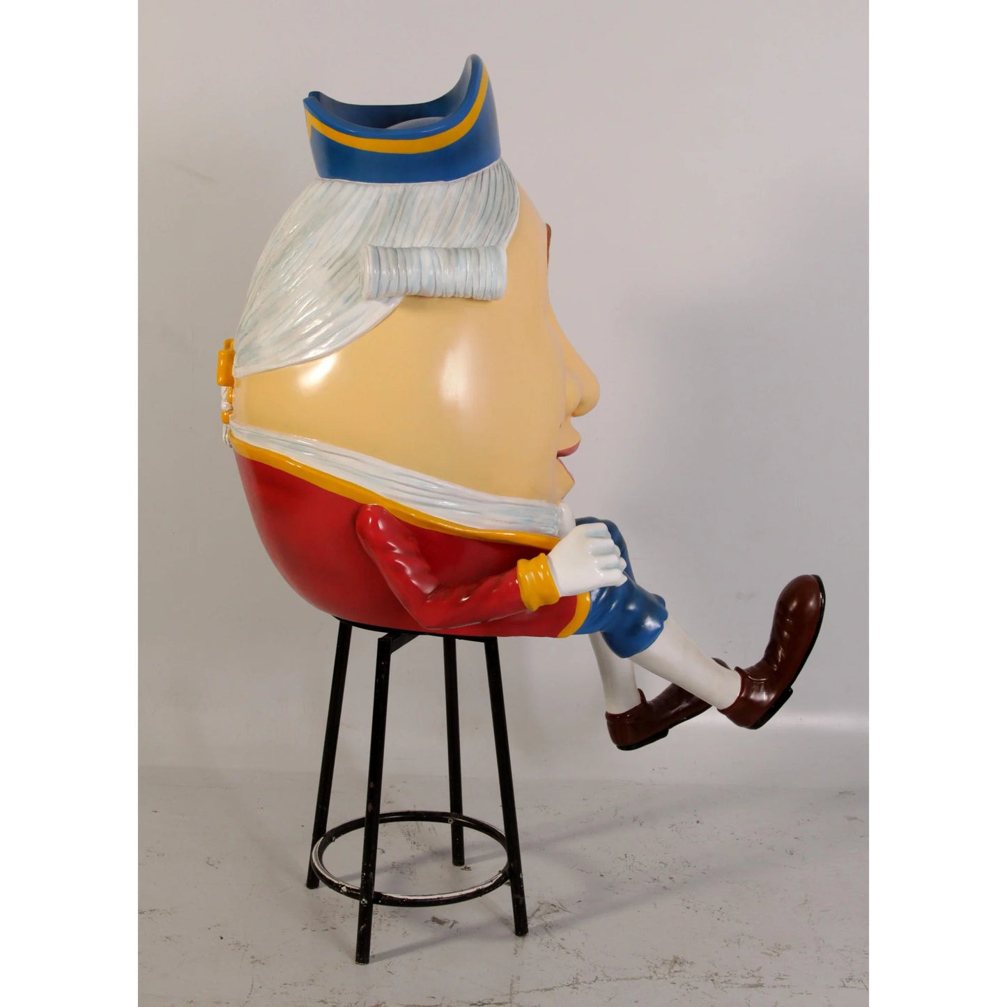 Humpty Dumpty Statue