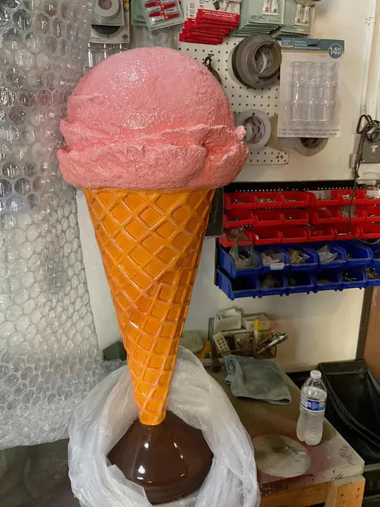 Strawberry One Scoop Ice Cream Statue R0194S-130017-H
