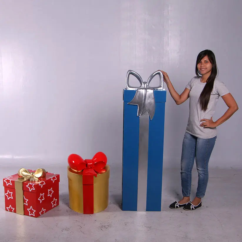 Small Red Present With Stars Statue S0225-150242-H