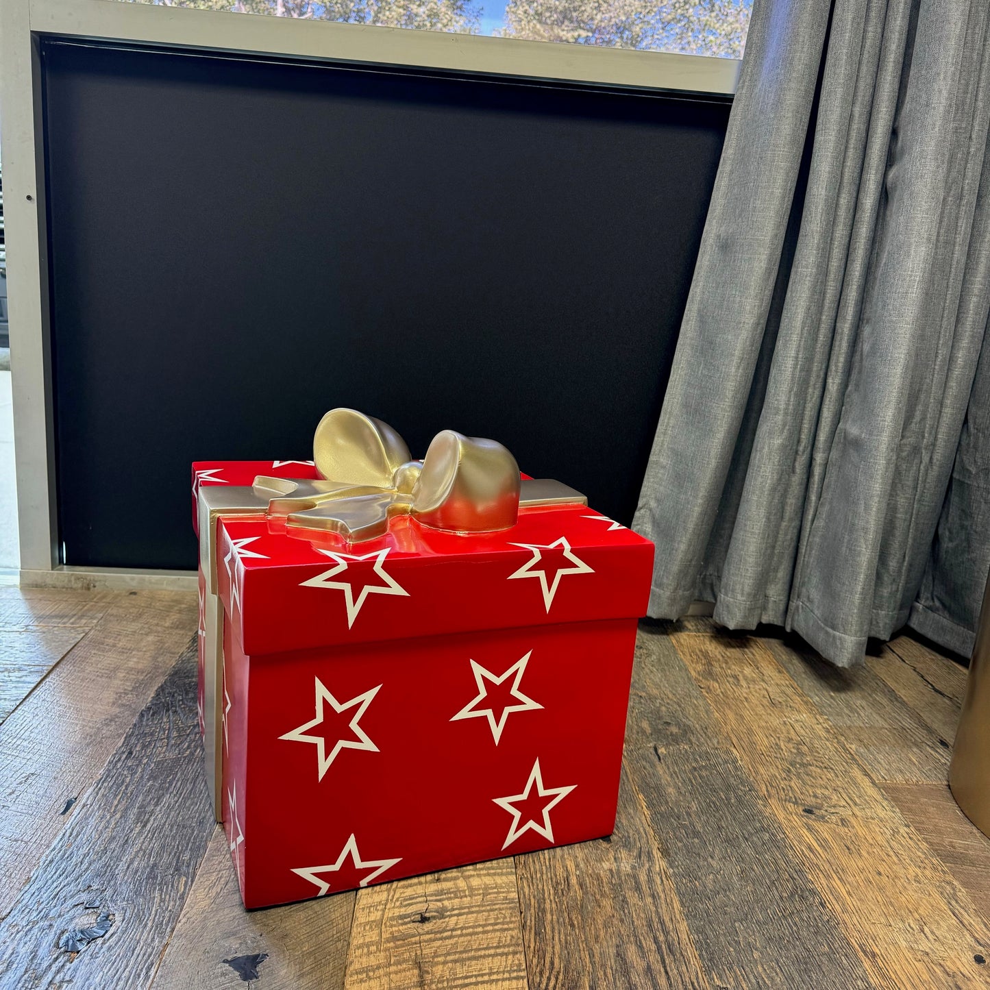 Small Red Present With Stars Statue