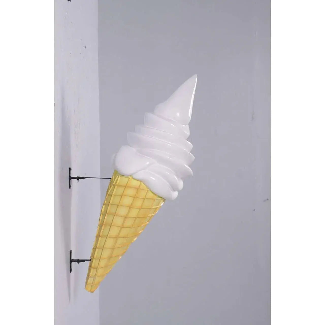 Vanilla Hanging Soft Serve Ice Cream Statue R0323V-170052-H