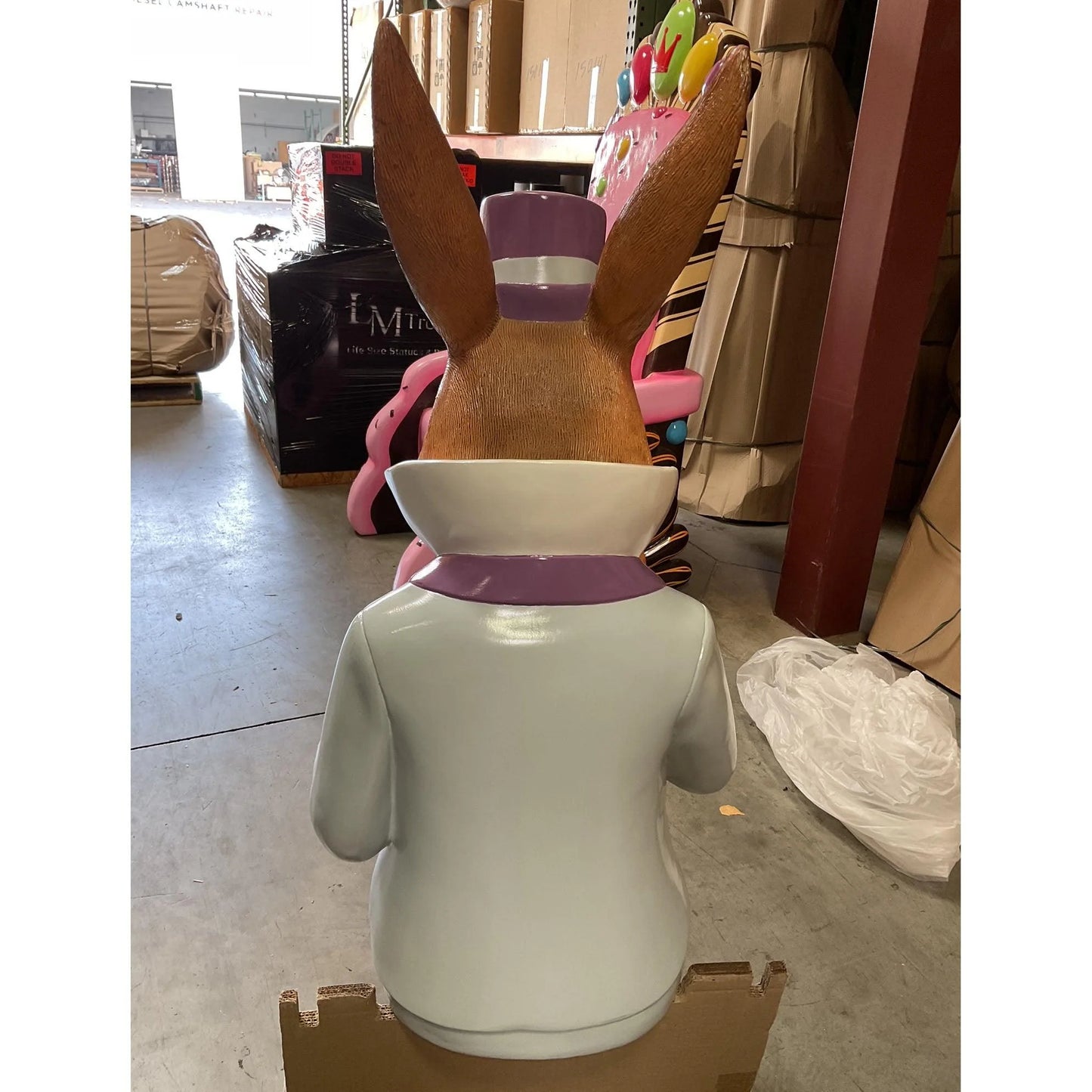 Sitting Mister Rabbit Statue
