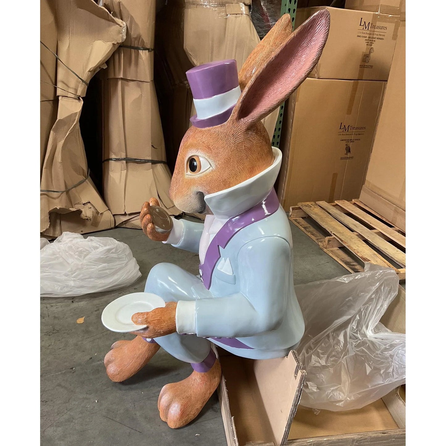 Sitting Mister Rabbit Statue