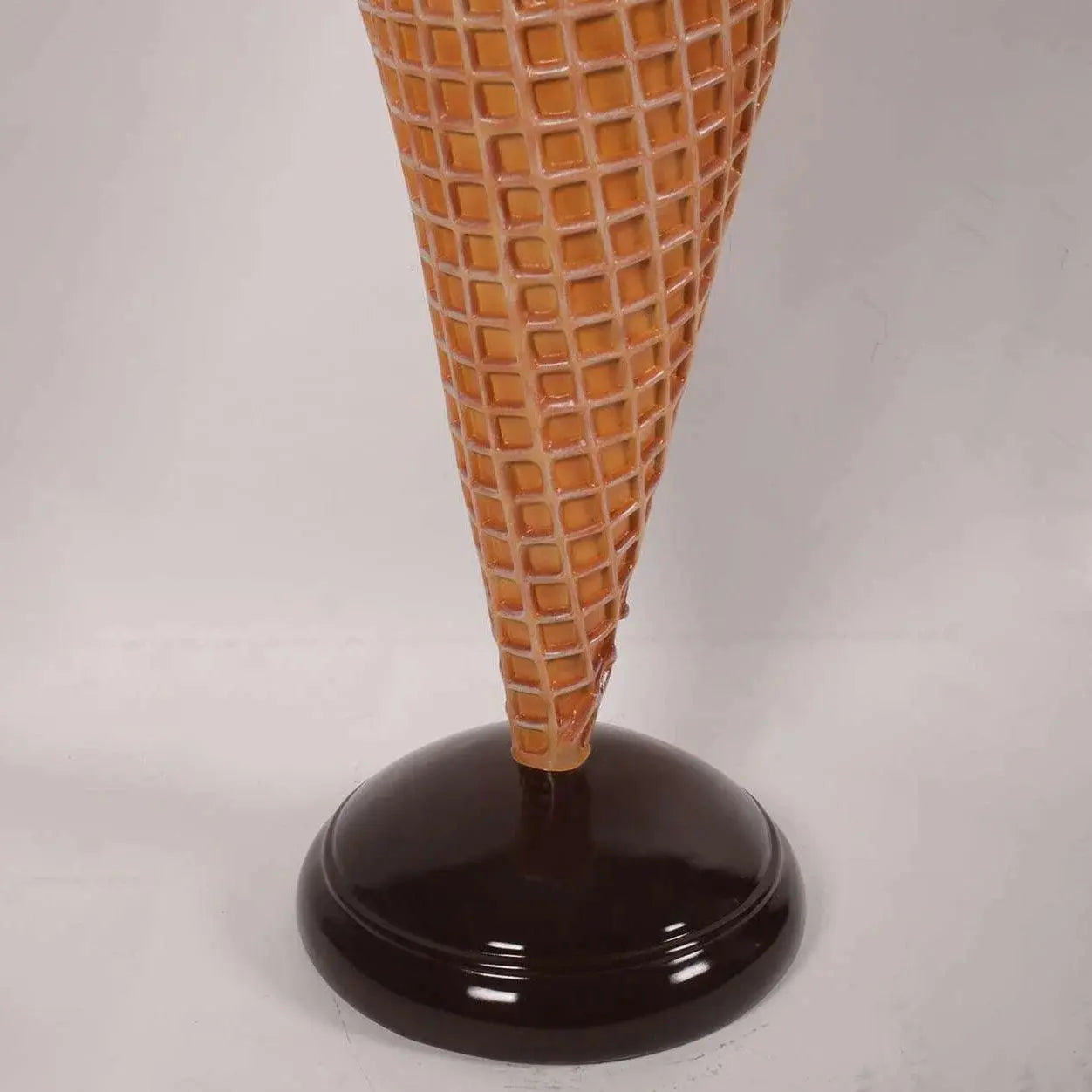 Large Plain Vanilla Soft Serve Ice Cream Statue R0335V-180159-H