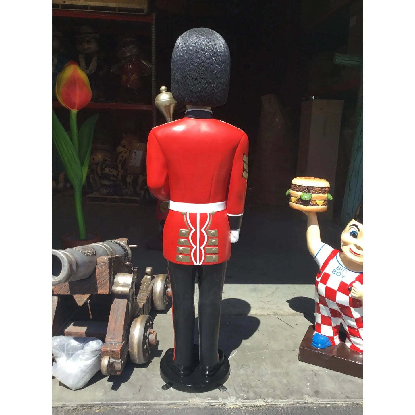 Royal Guard Artillery Officer Statue LS377-180175-H