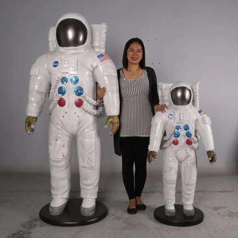 Astronaut Small Statue LS292S-180225-H