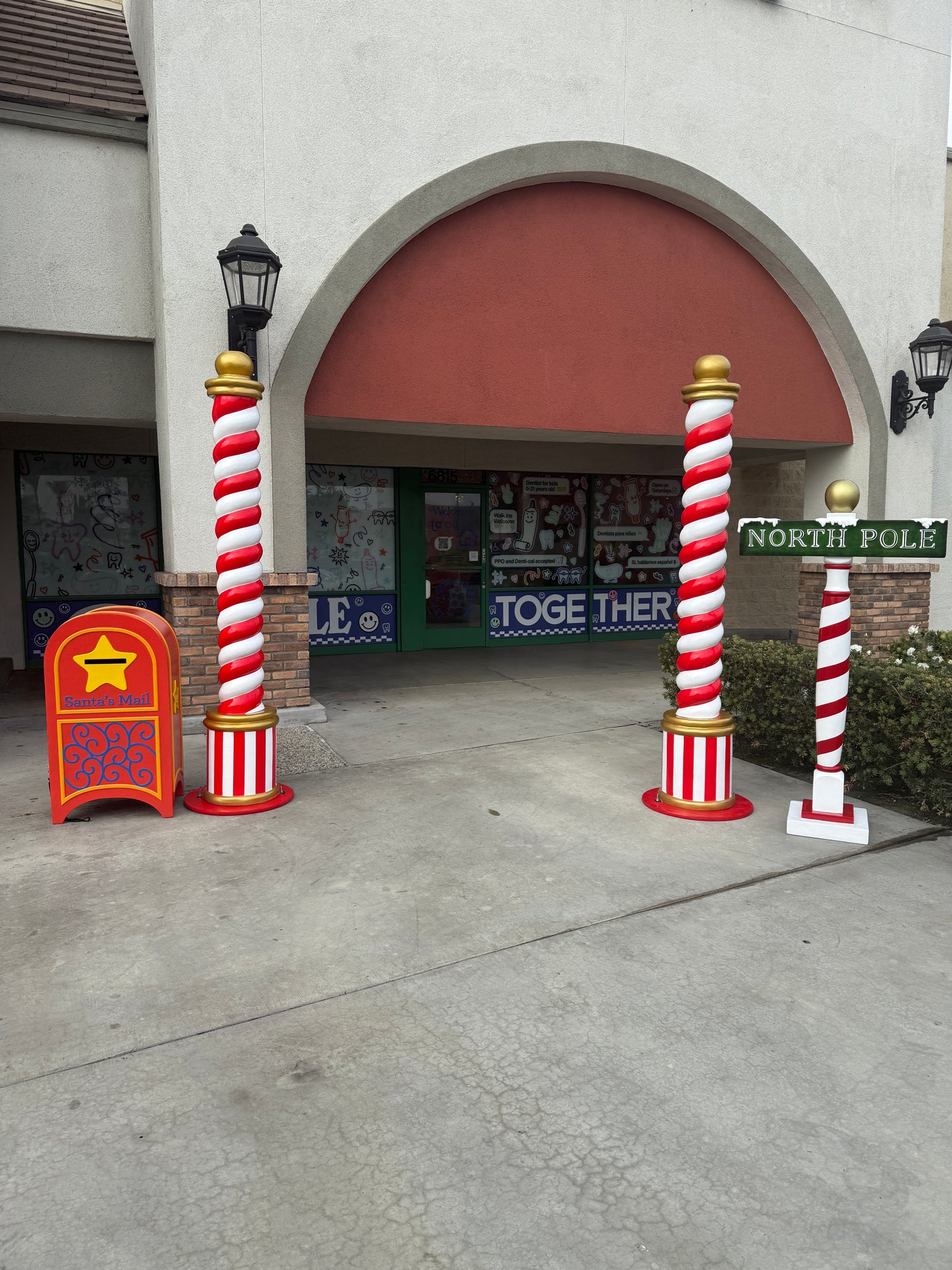 Single Candy Cane Twist Pillar Statue