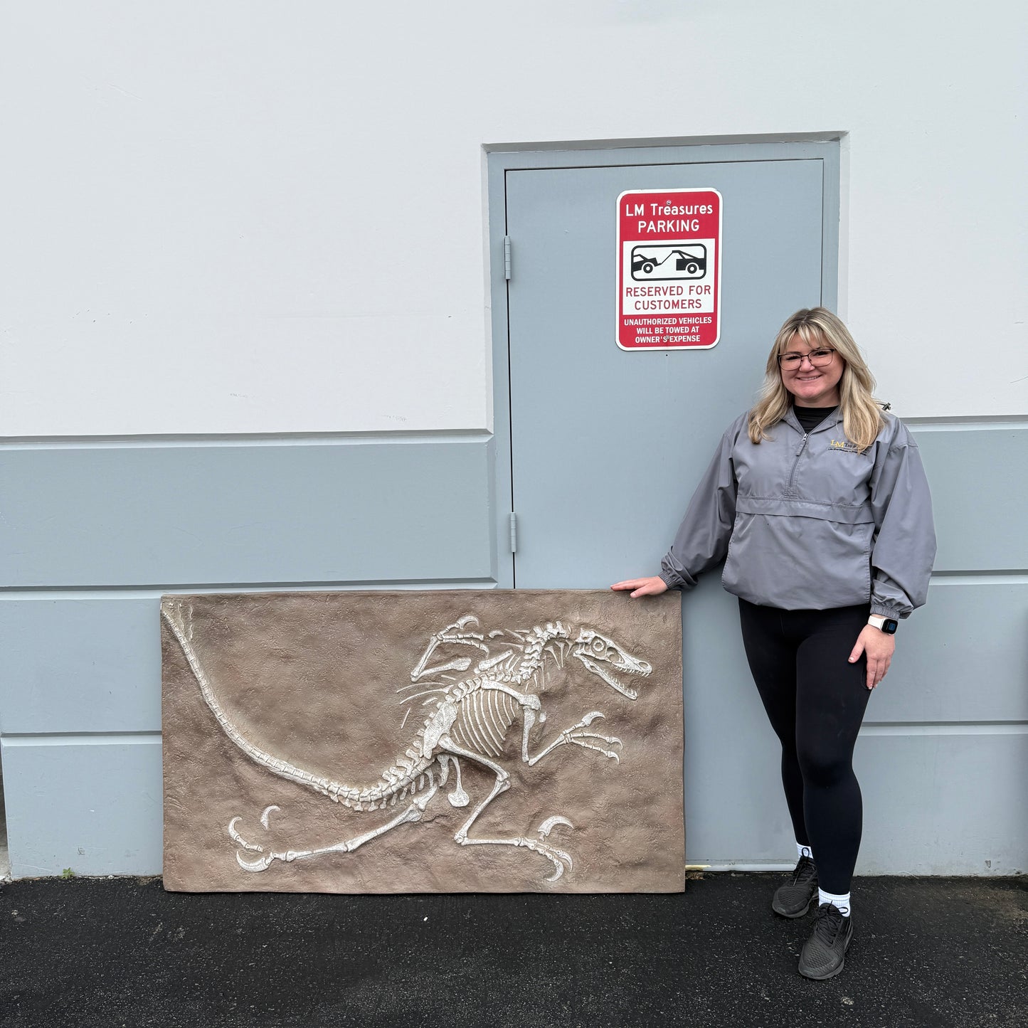 Velociraptor Dinosaur Skeleton Statue