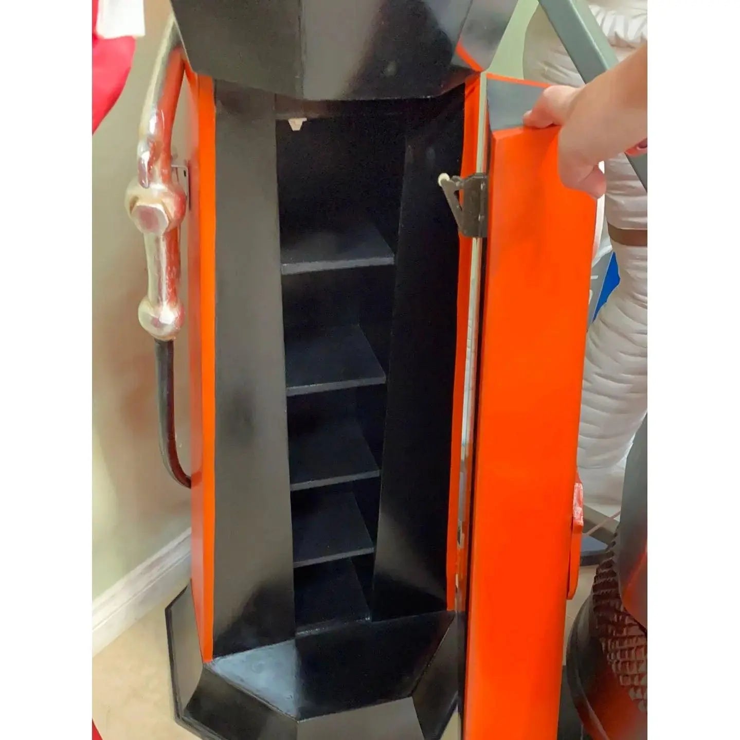Gas Pump CD Rack Life Size Staute M0200-2113-A