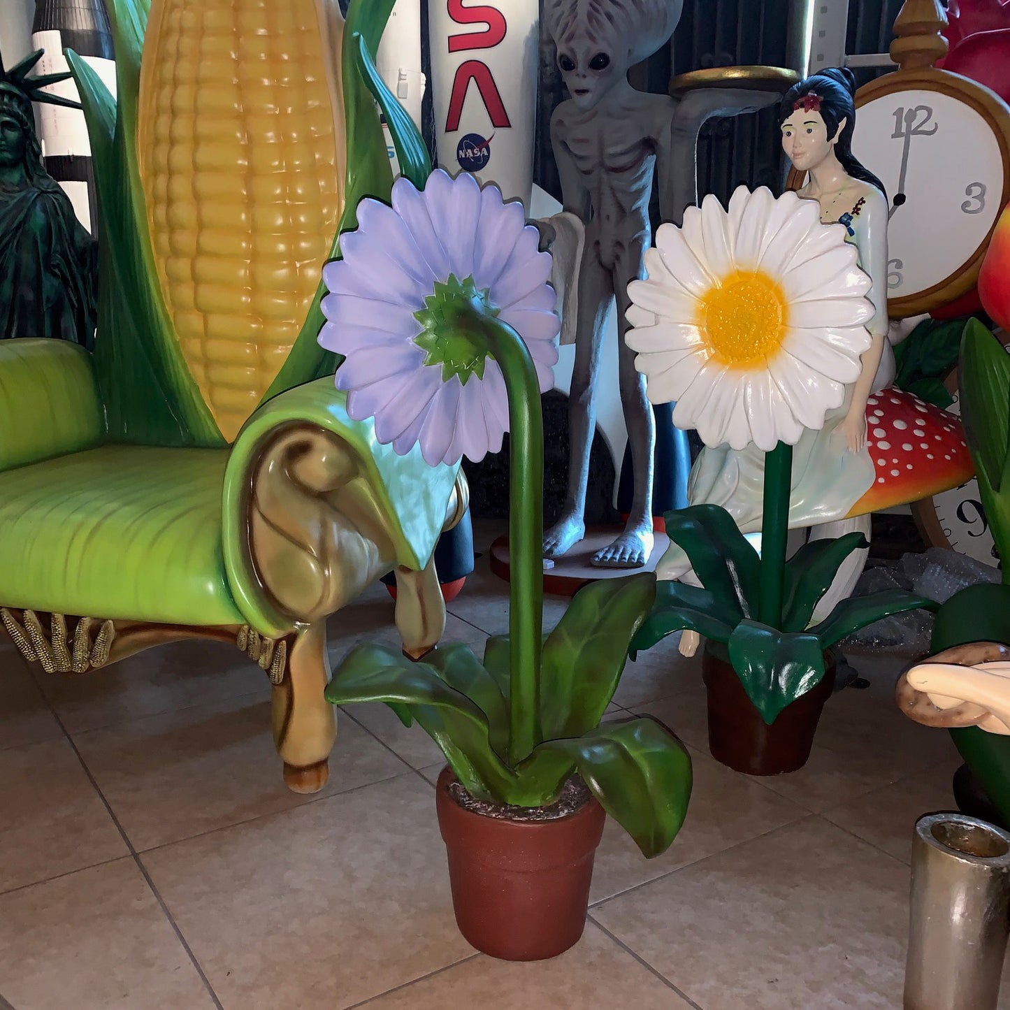 Small Purple Daisy Flower Statue