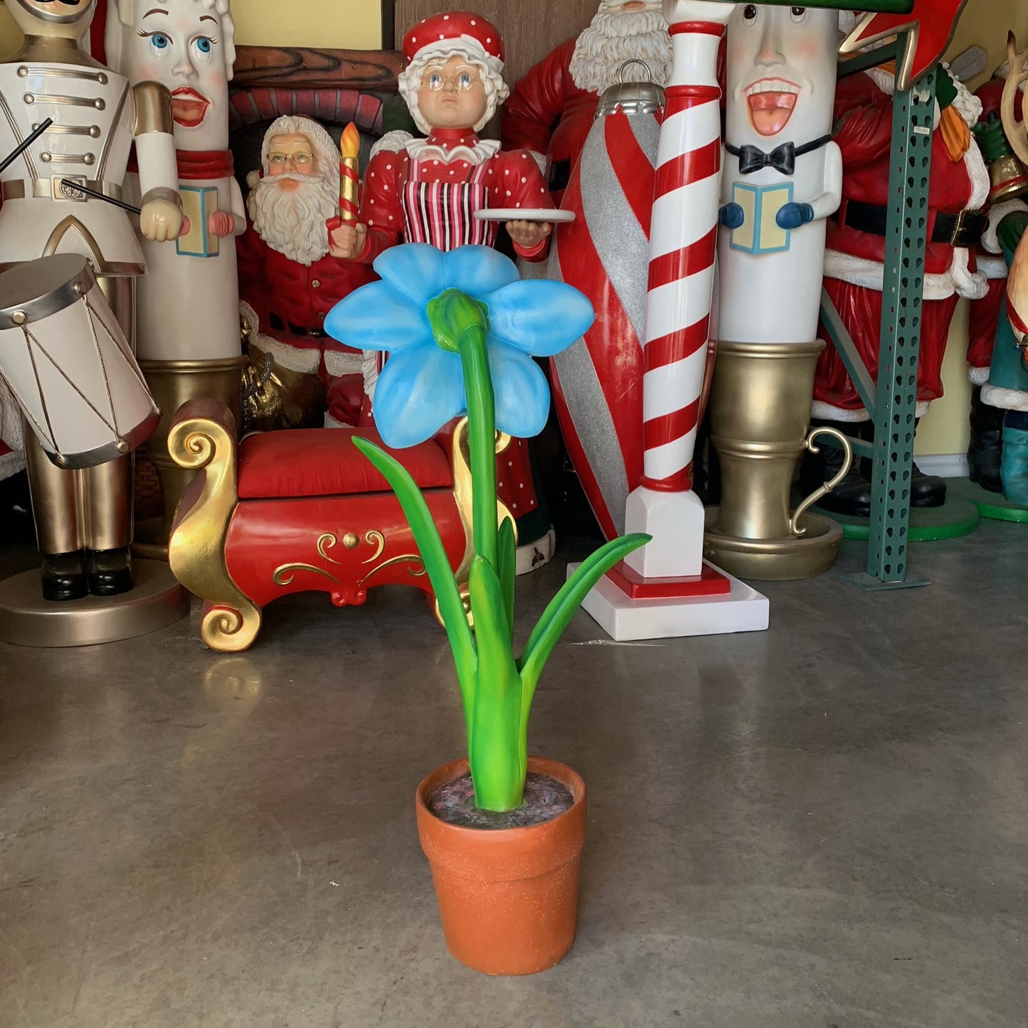 Small Blue Narcis Flower Statue