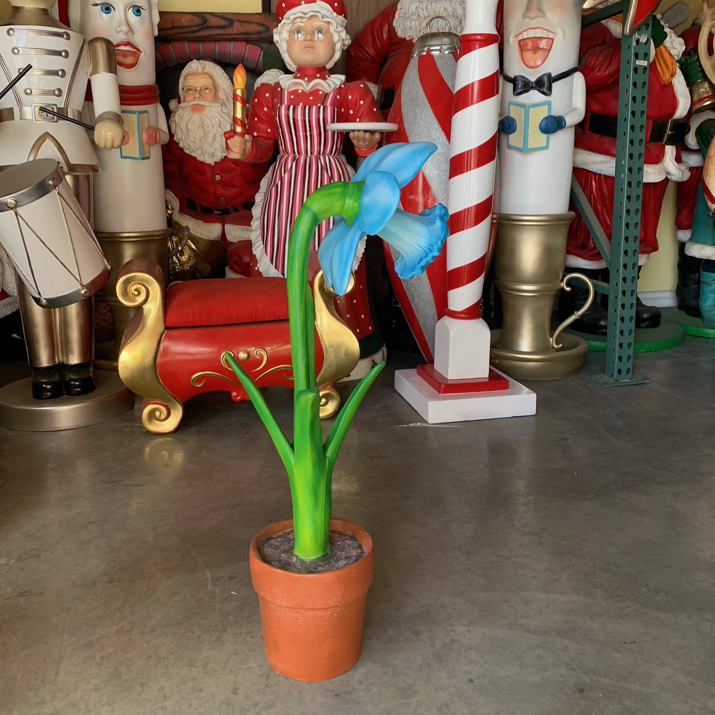 Small Blue Narcis Flower Statue