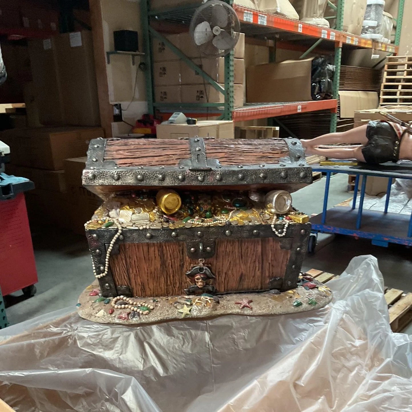 Treasure Chest Pirate's Coffer Statue