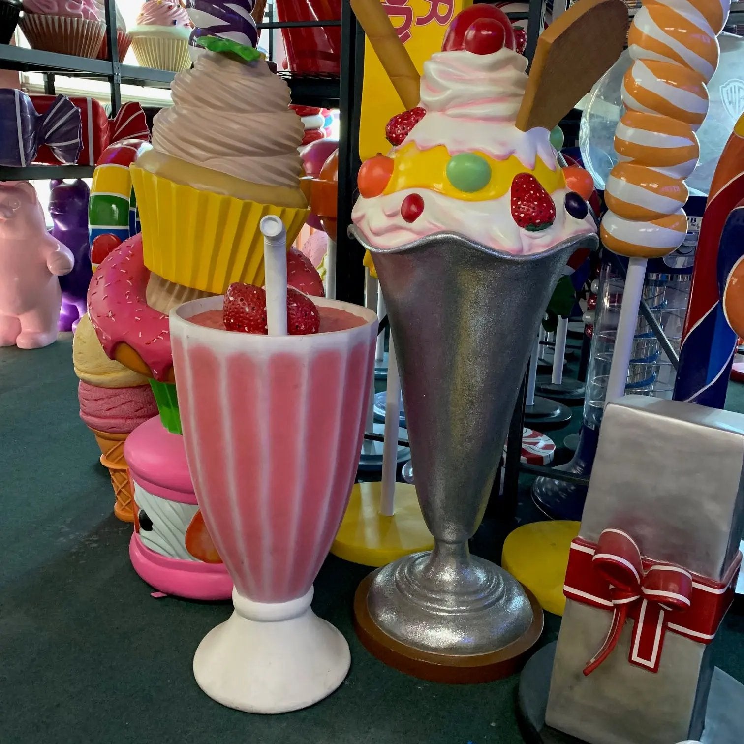 Ice Cream Milkshake Statue R0206-2472-A