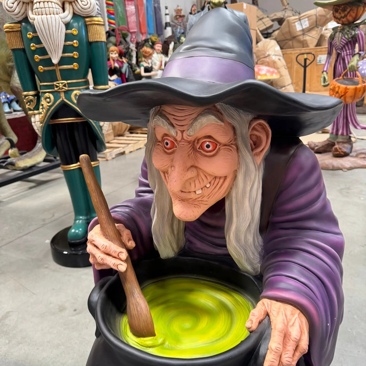 Witch with Cauldron Small Statue S0038-250131-H
