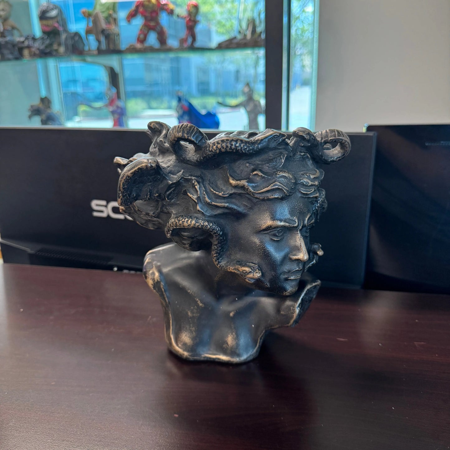 Small Medusa Bust Table Top Statue M0145-260013-H