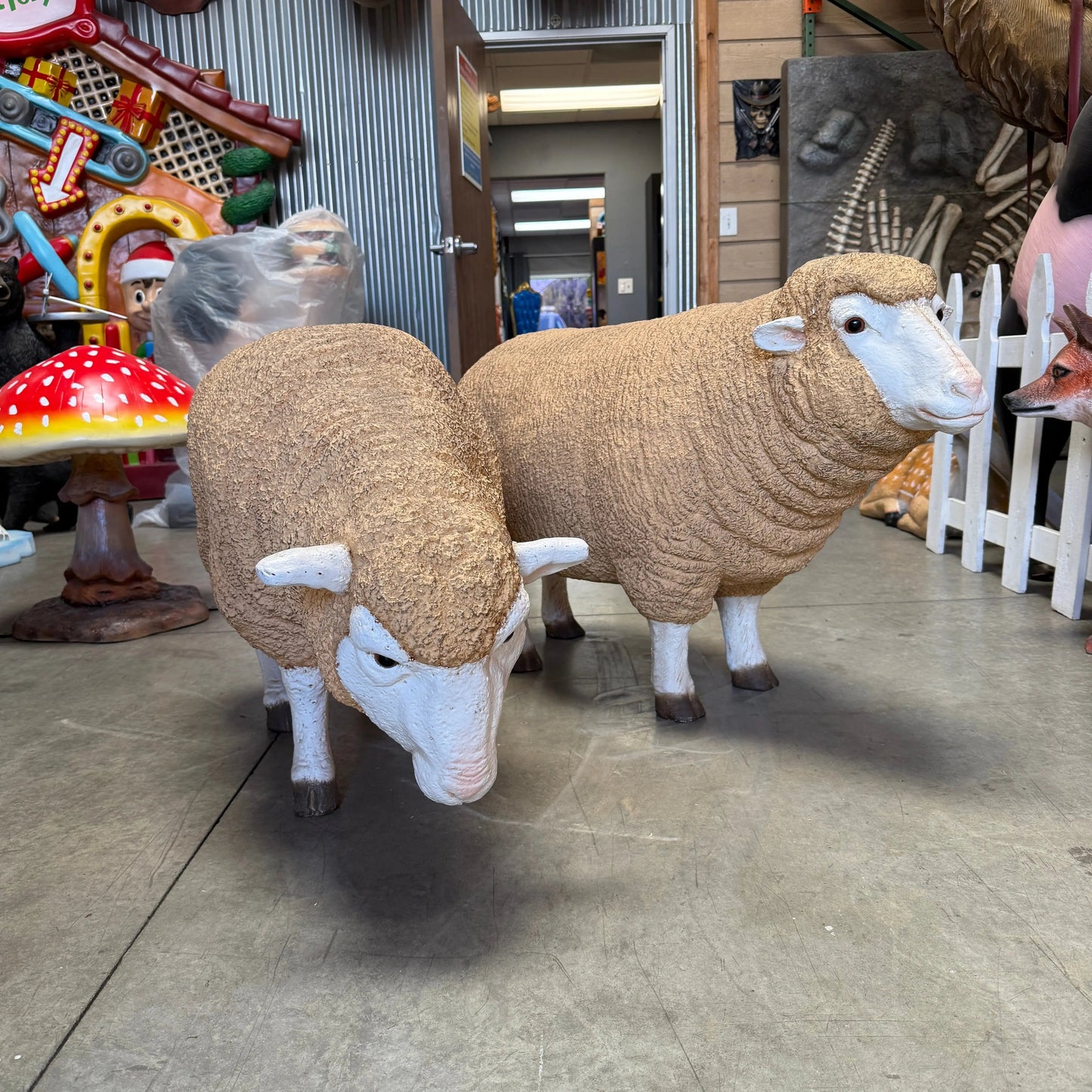 Merino Ewe Statue A0263-080069-H