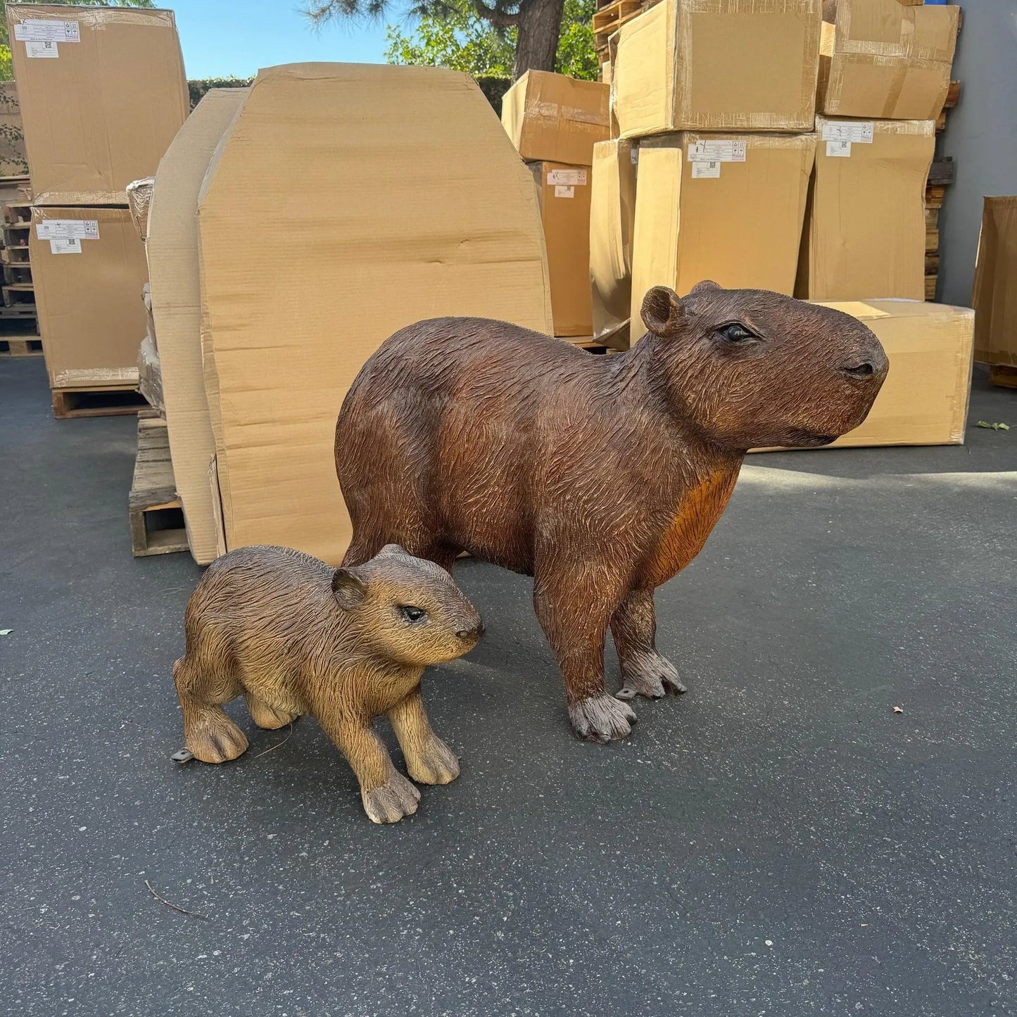 Capybara Mama Statue A0103-4154-T