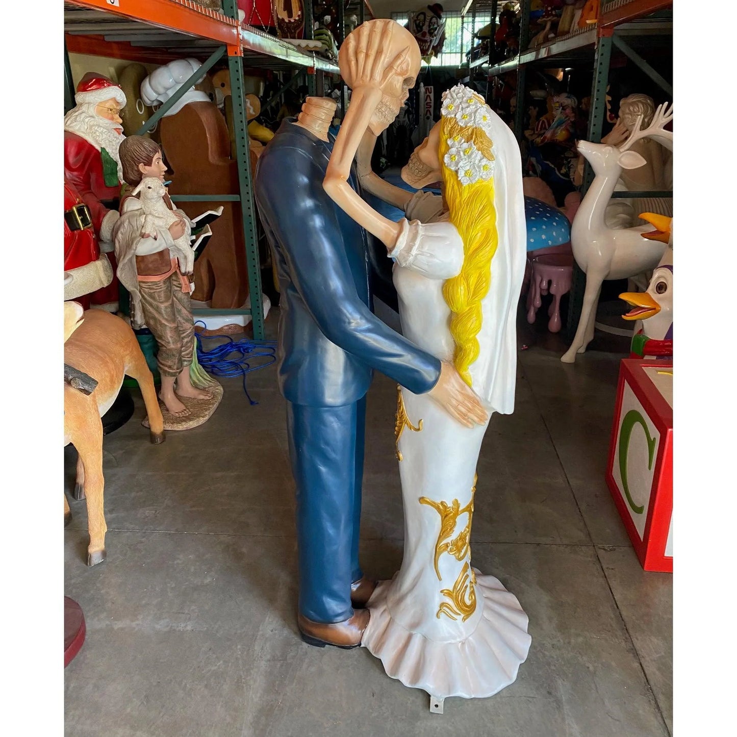 Married Skeletons Statue
