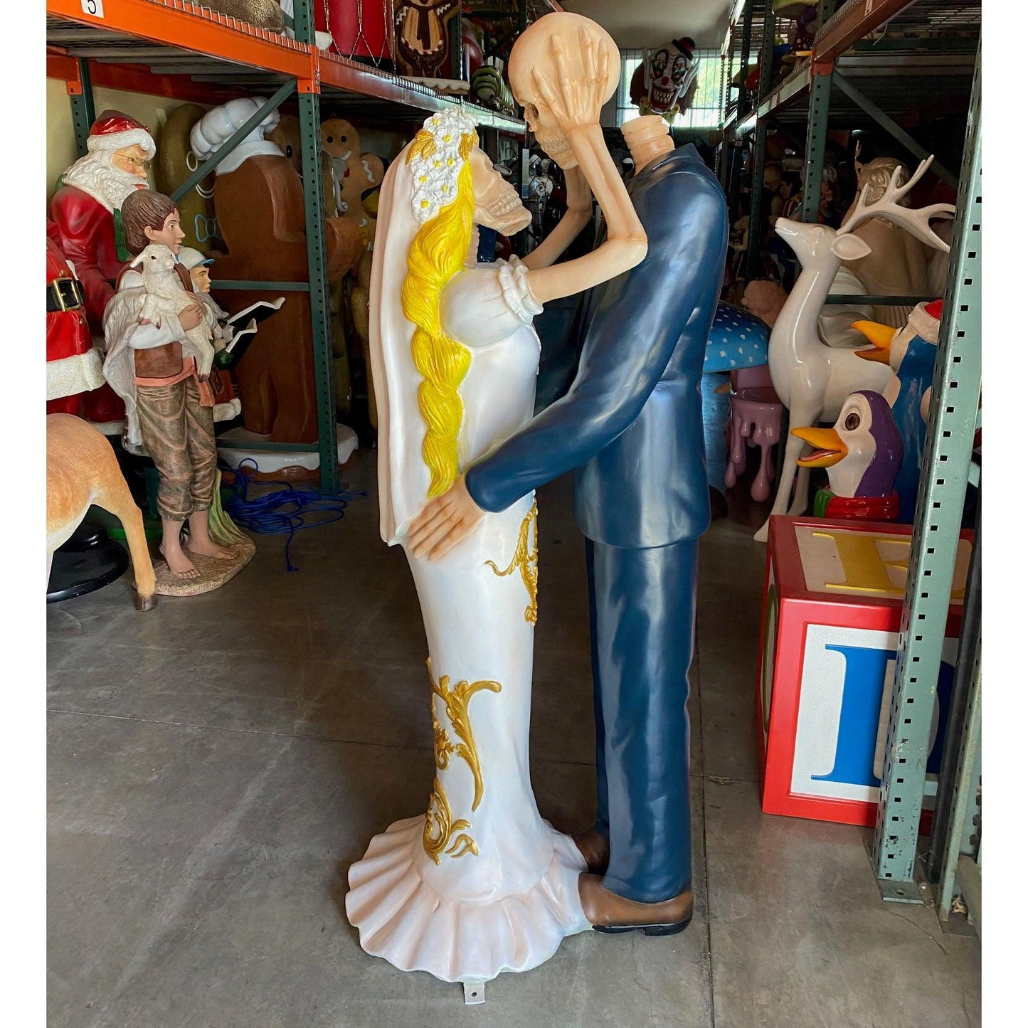 Married Skeletons Statue