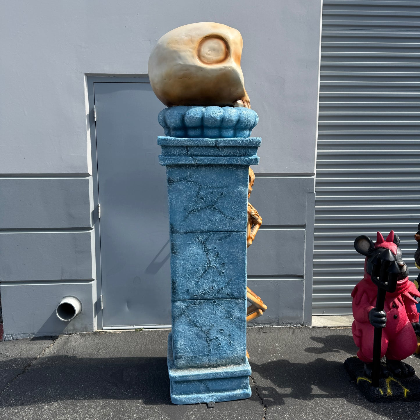 Skeleton Pillar Statue