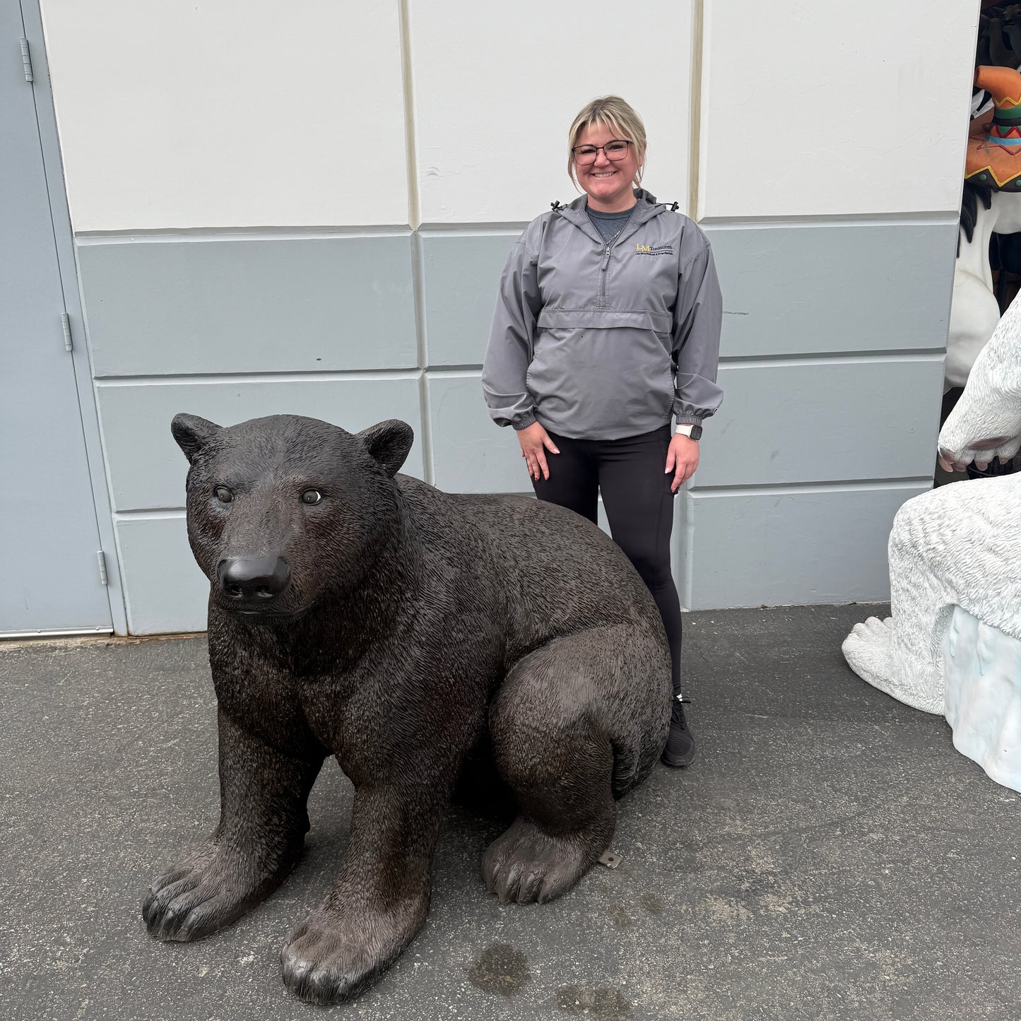 Sitting Bear Statue