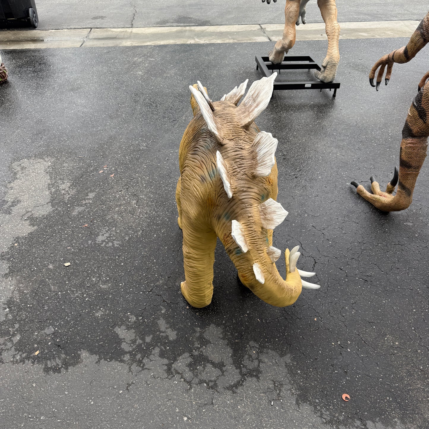 Small Stegosaurus Dinosaur Statue