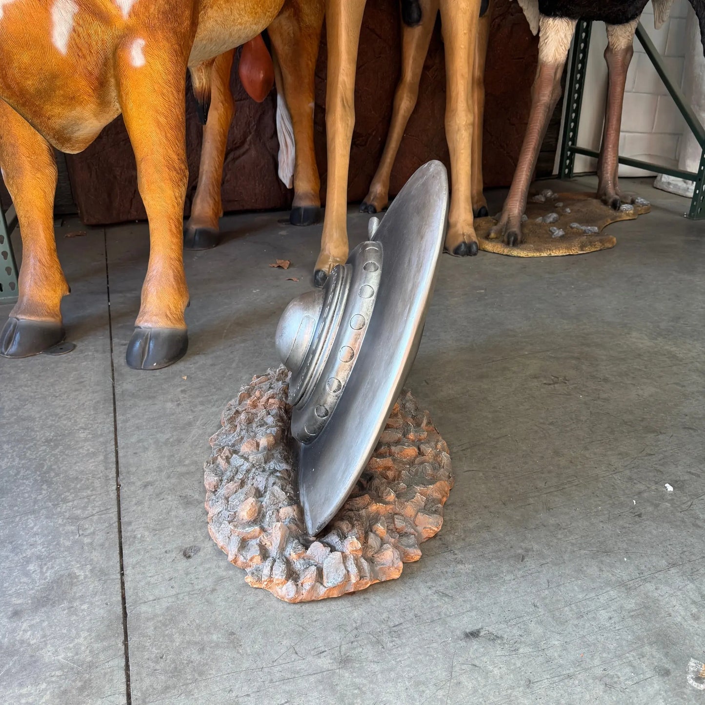 Flying Saucer U.F.O Crash Landing Statue M0102-71188-DT