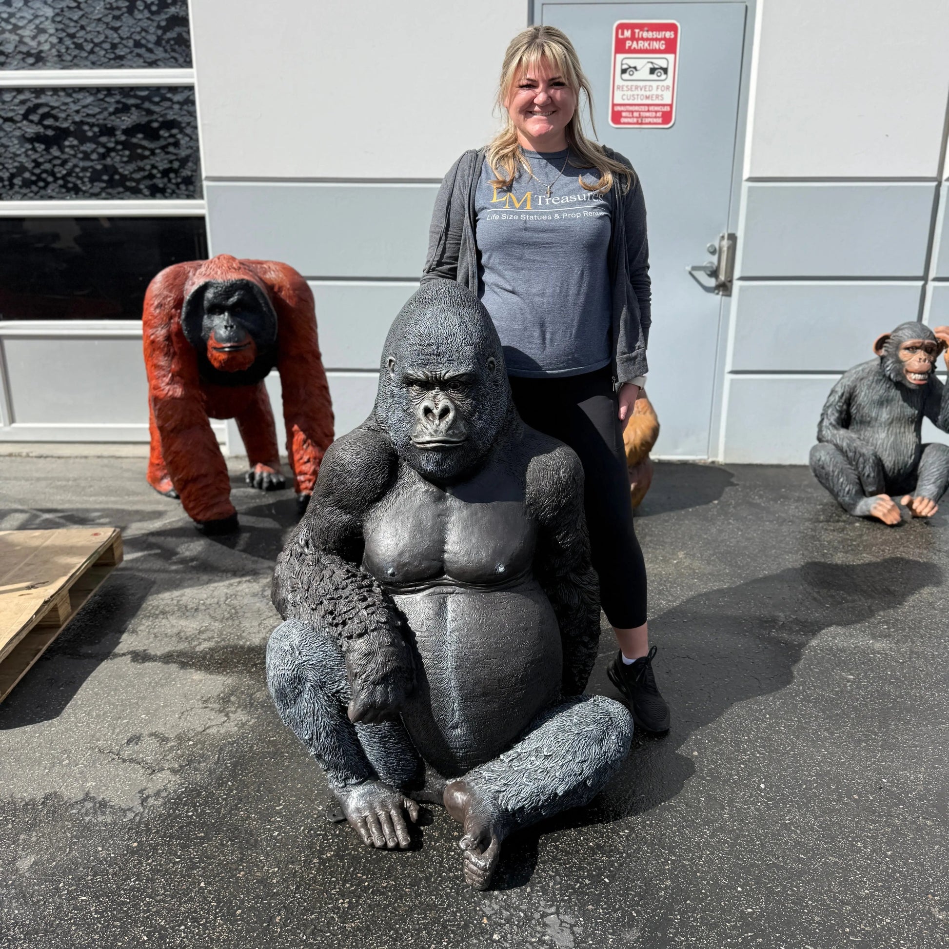 Small Silver Back Gorilla Statue A0131-090009-H