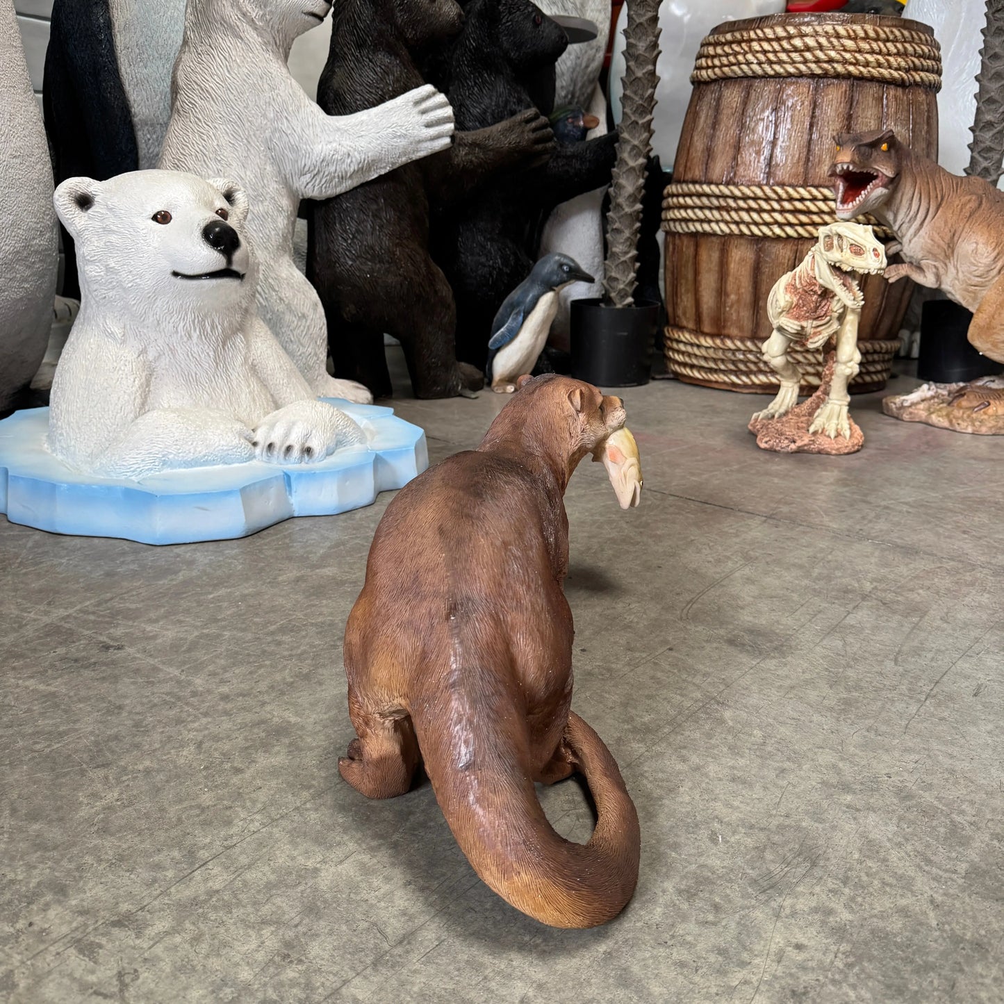 Otter Statue A0112-7546-DT