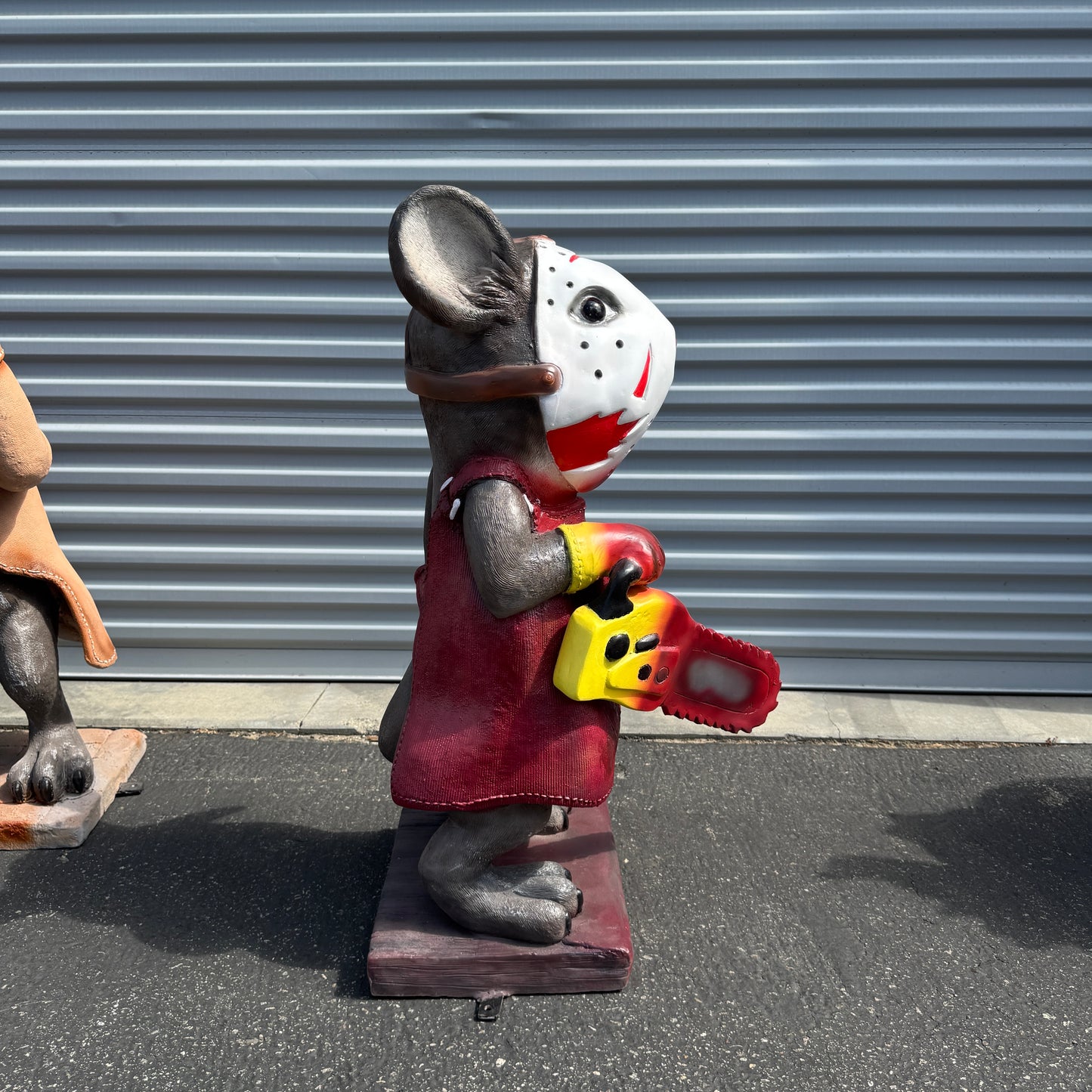 Killer Chainsaw Mouse Halloween Statue