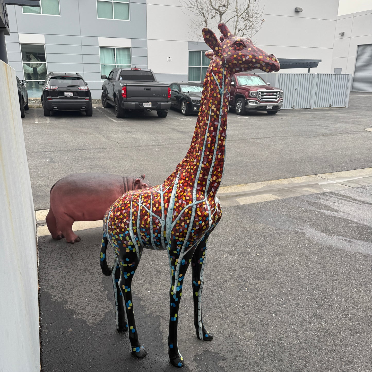 Walking Pop Giraffe Statue