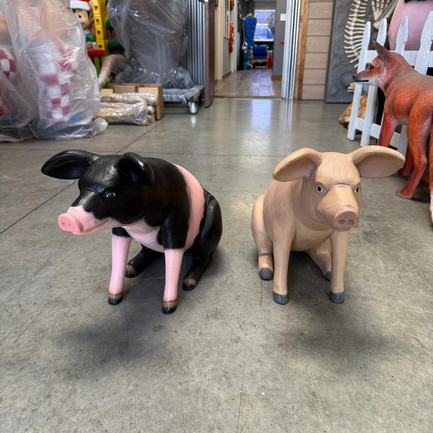 Baby Sitting Black And Pink Pig Statue A0151-020601-H