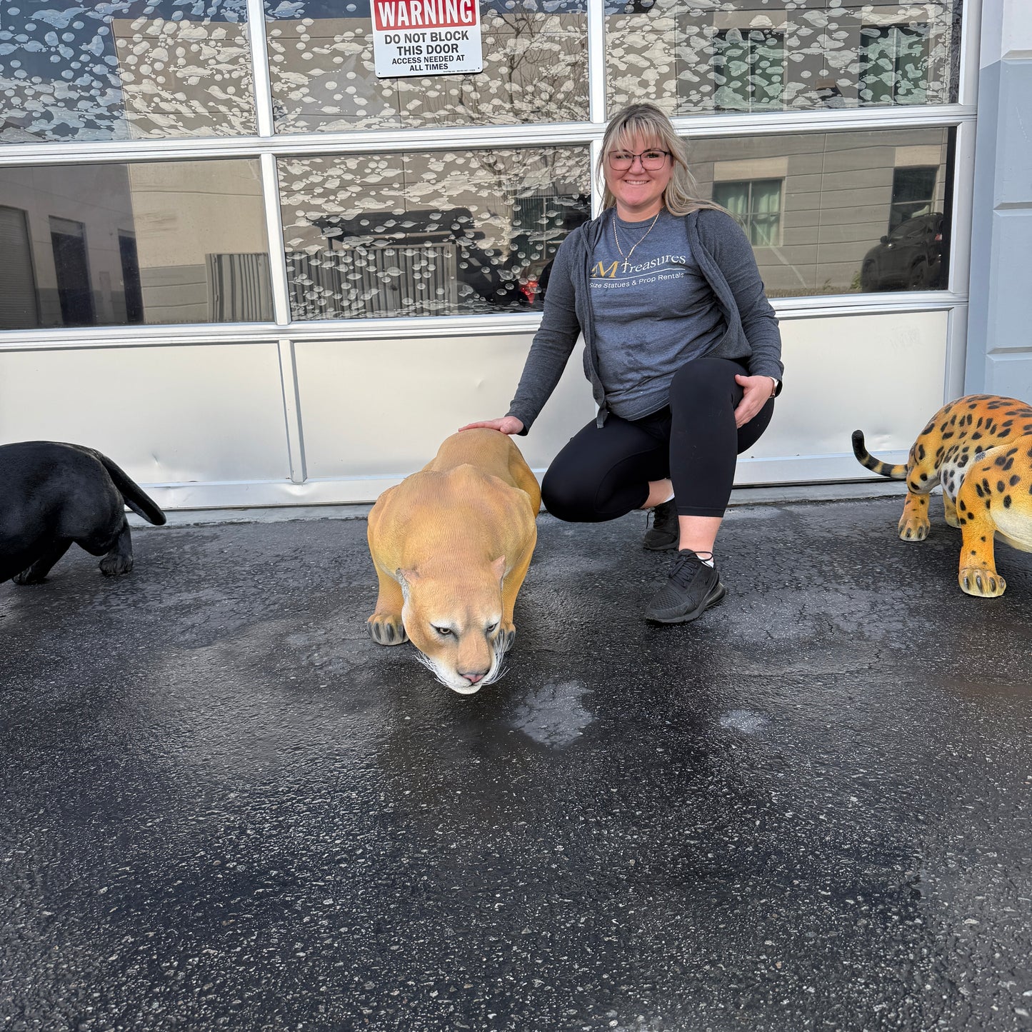 Cougar Crouching Statue