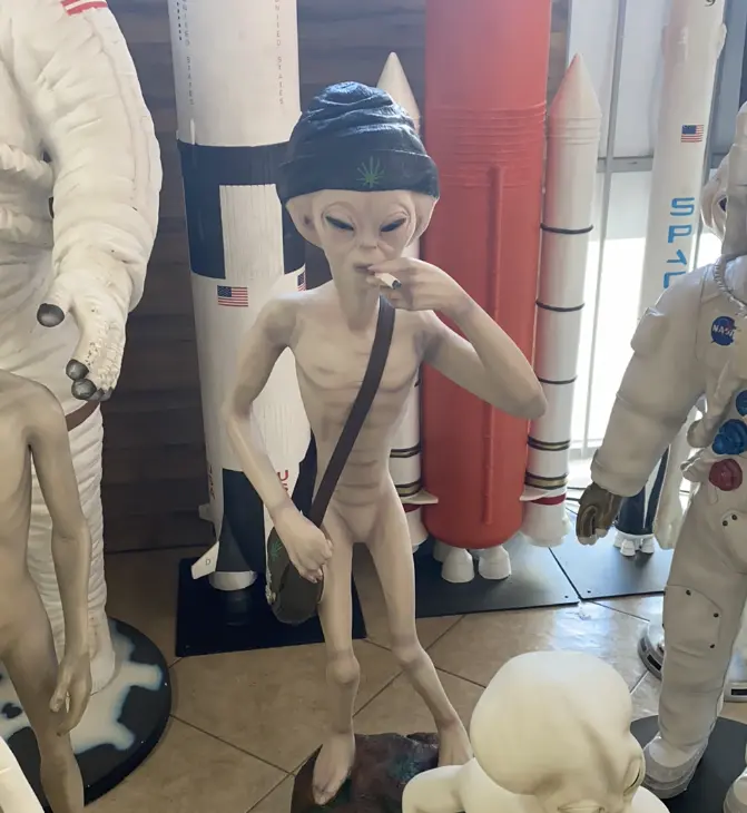 Smoking Alien Standing Life Size Statue LS249-909-A