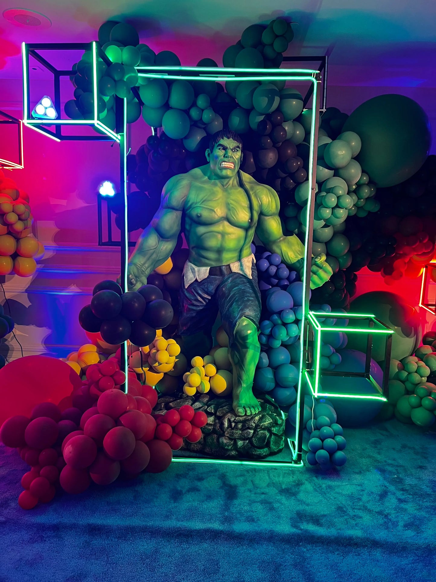 Angry Green Man Standing Super Hero Statue LS390-OE-A