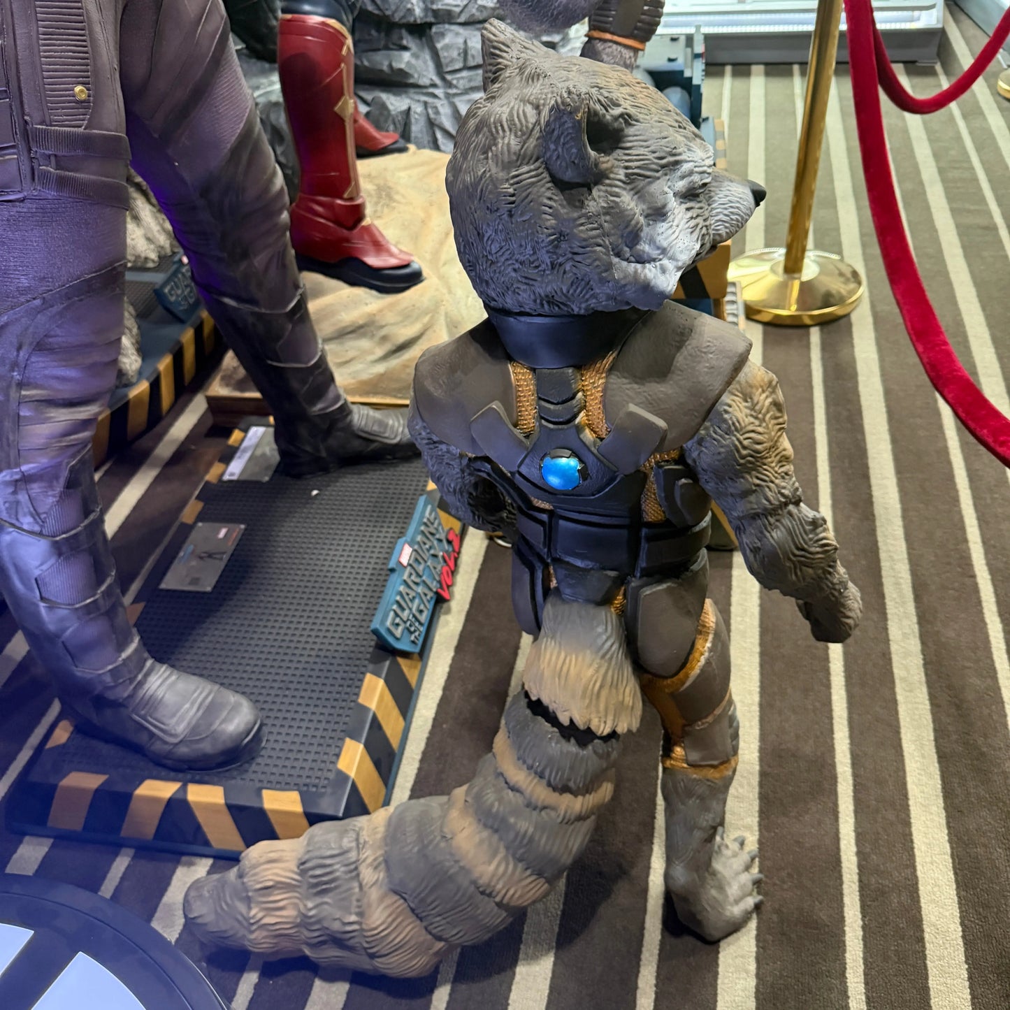 Raccoon Super Hero Statue LP-38705-N