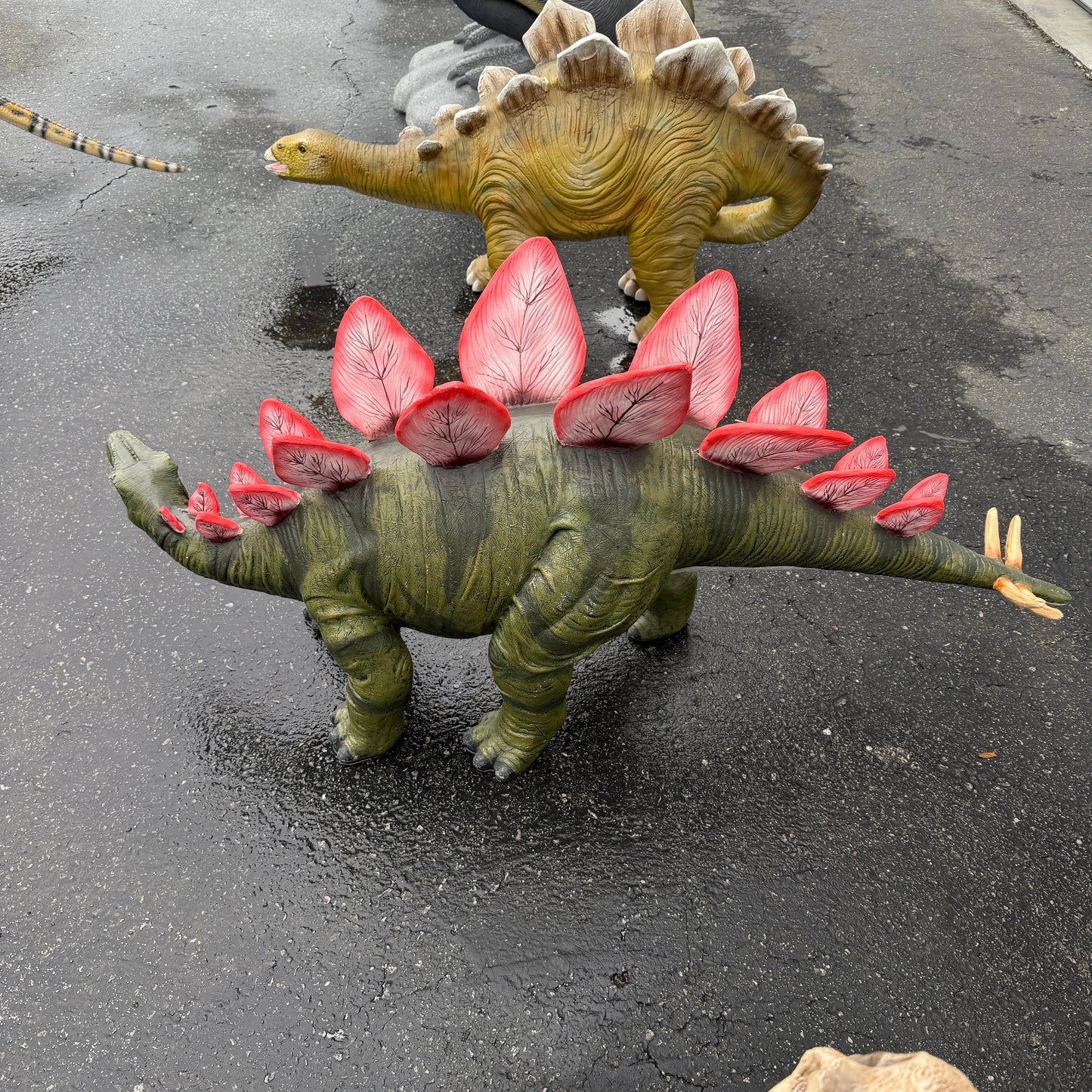 Small Stegosaurus Dinosaur Statue A0436-110039-H