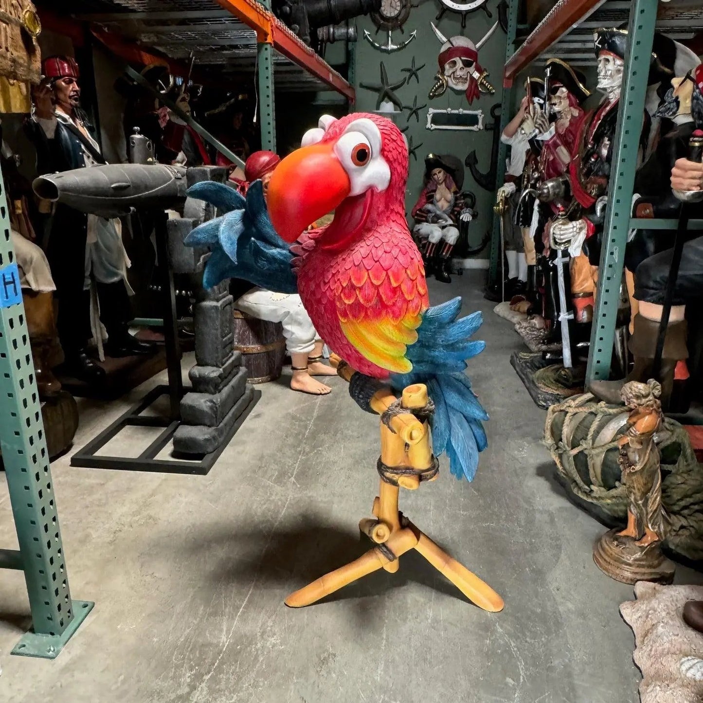 Comic Parrot Statue On Stand A0747-C058-PT
