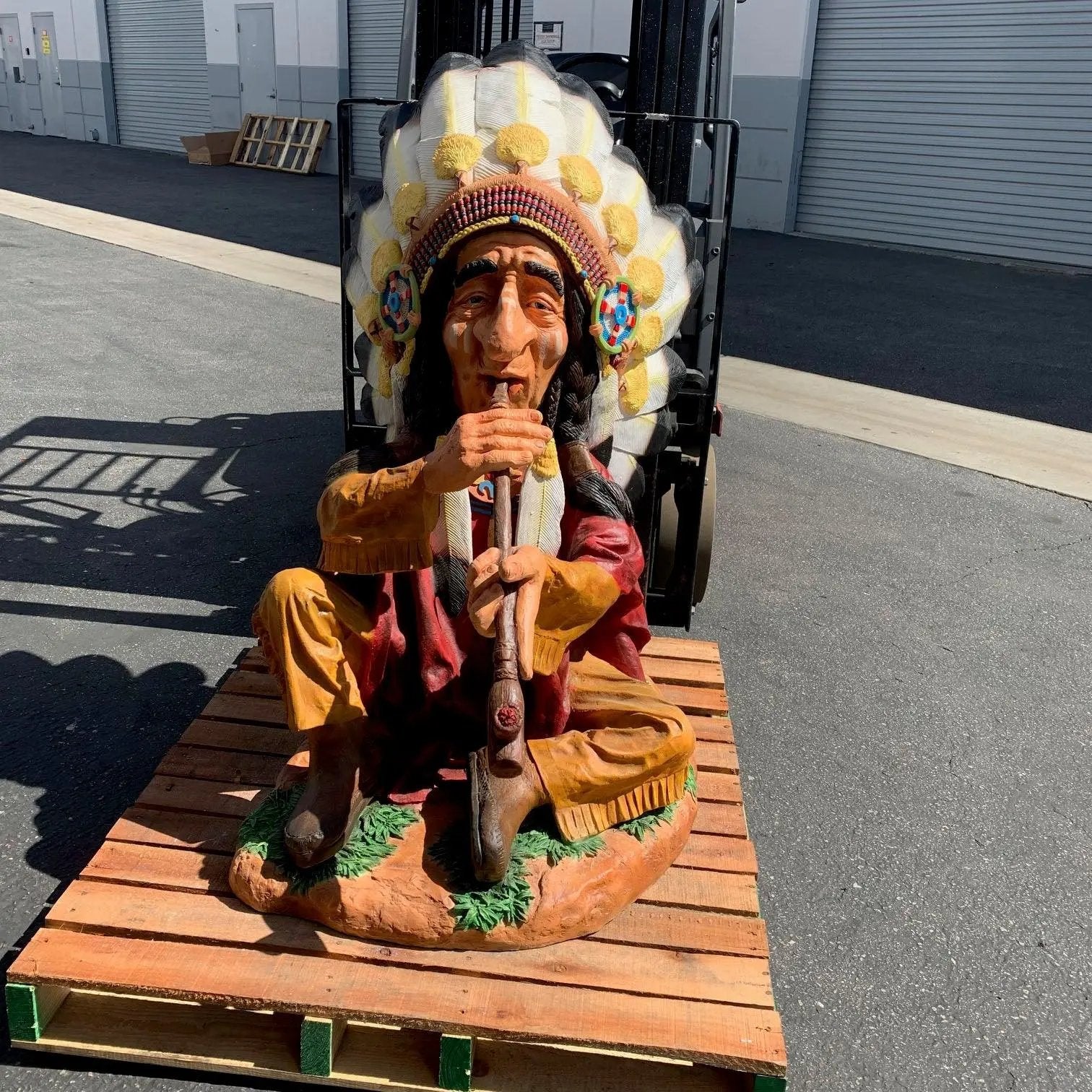 Indian Chief Smoking Statue LS280-C180-PT
