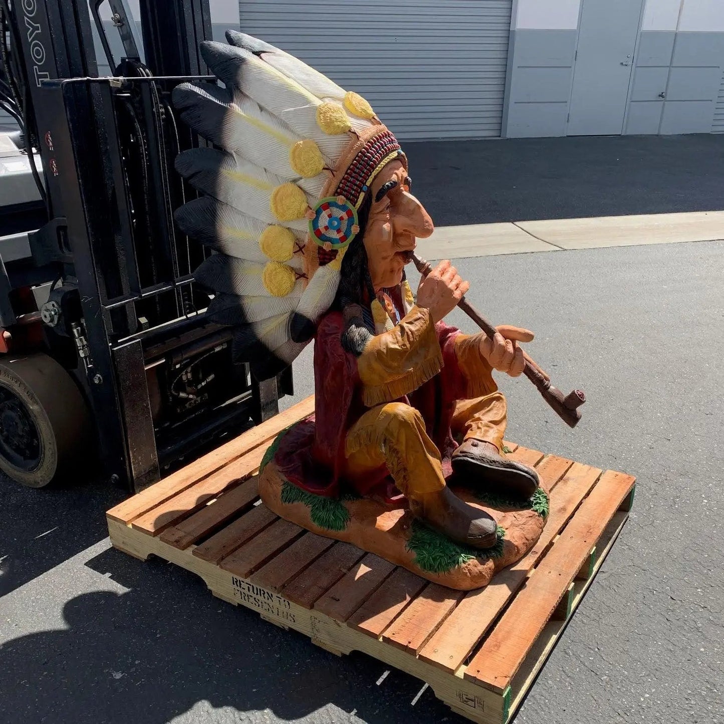 Indian Chief Smoking Statue LS280-C180-PT