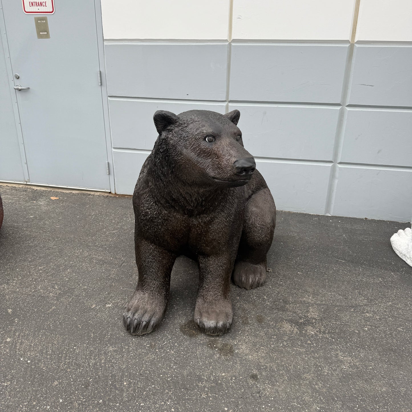 Sitting Bear Statue